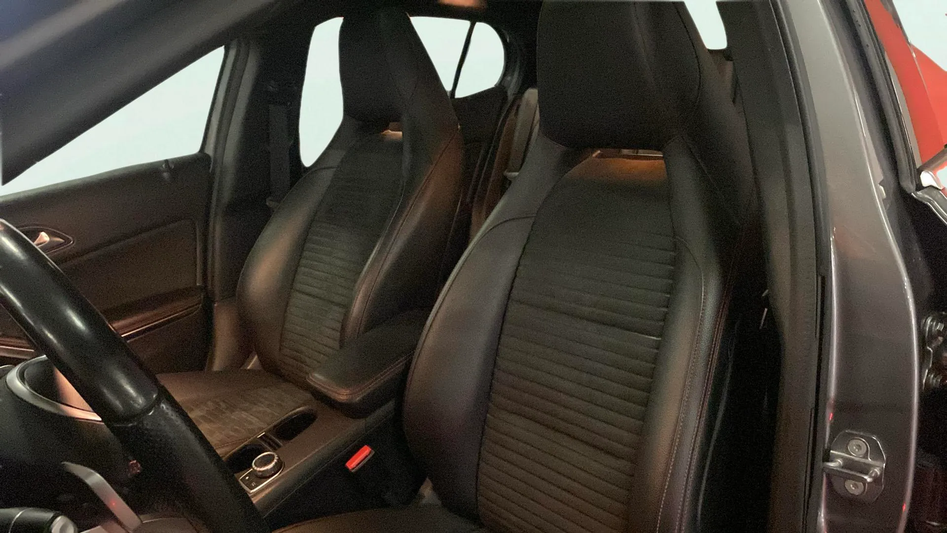 Mercedes-Benz GLA 200 - foto 27