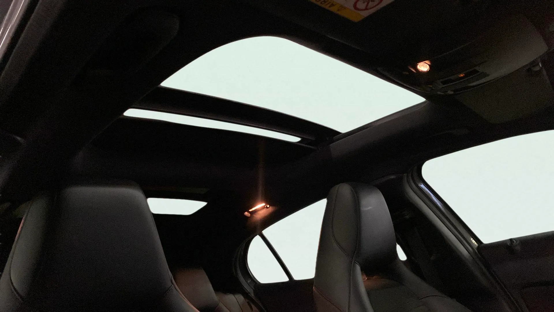 Mercedes-Benz GLA 200 - foto 30