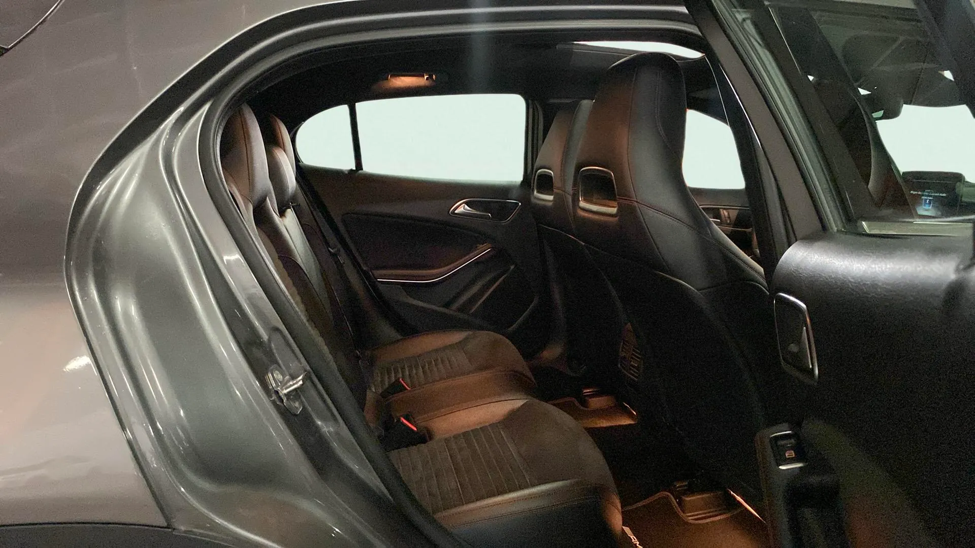 Mercedes-Benz GLA 200 - foto 28