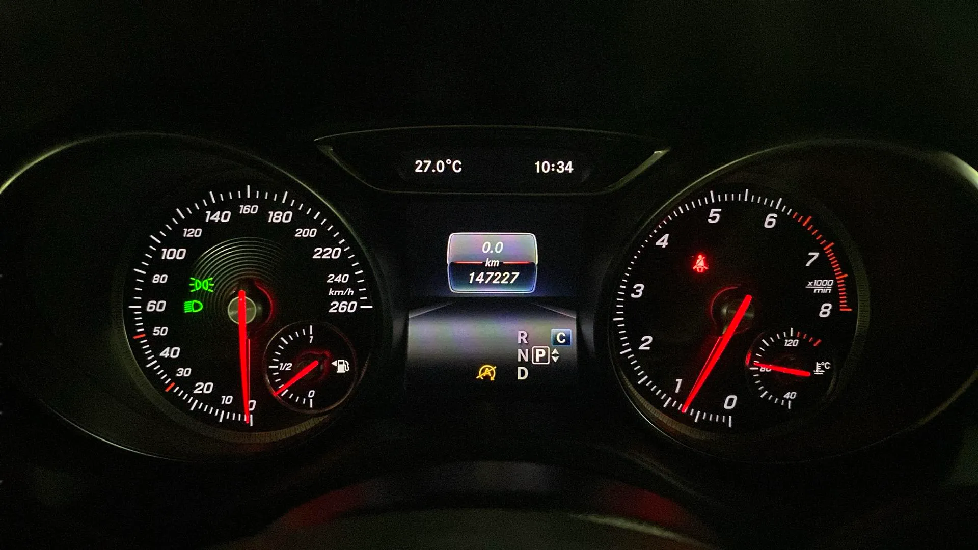 Mercedes-Benz GLA 200 - foto 14