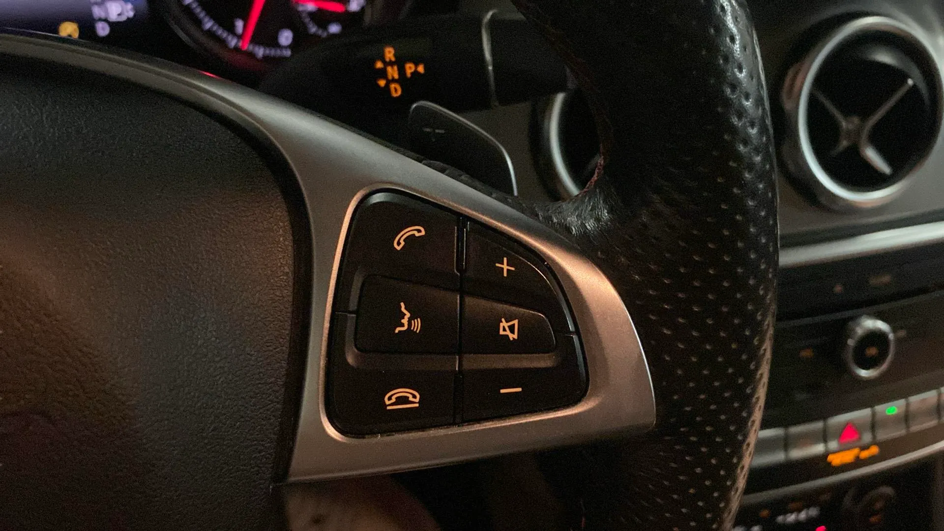 Mercedes-Benz GLA 200 - foto 15