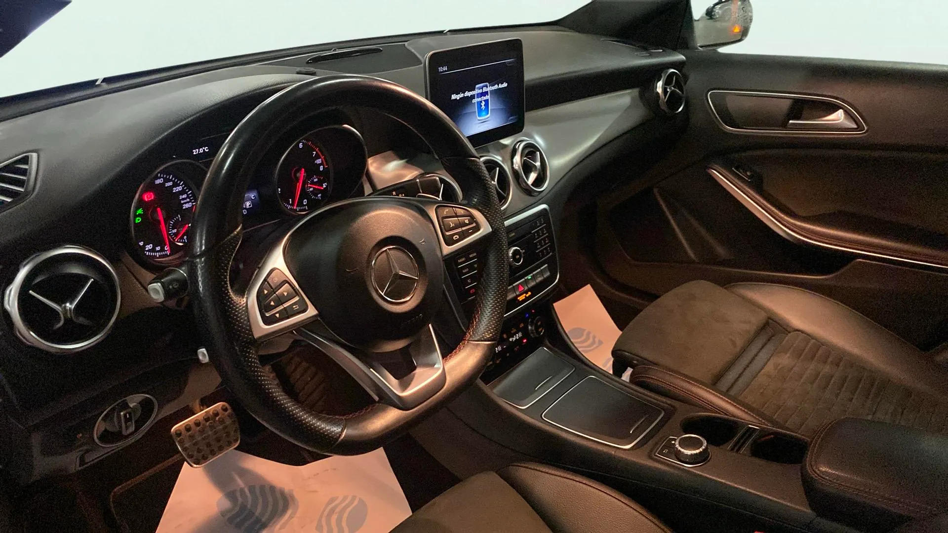 Mercedes-Benz GLA 200 - foto 10