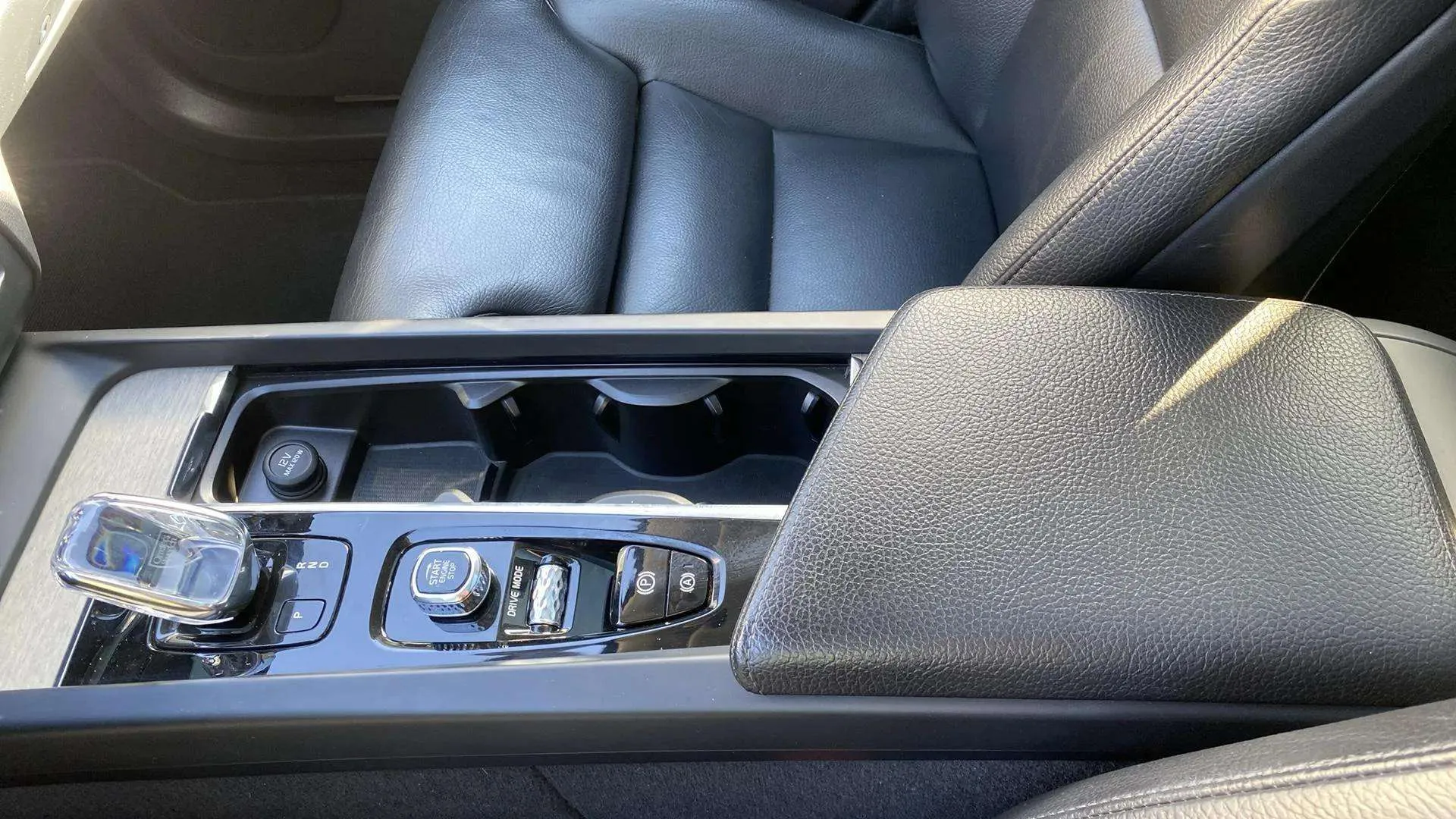 Volvo XC60 2.0 T8 AWD Inscription - foto 19
