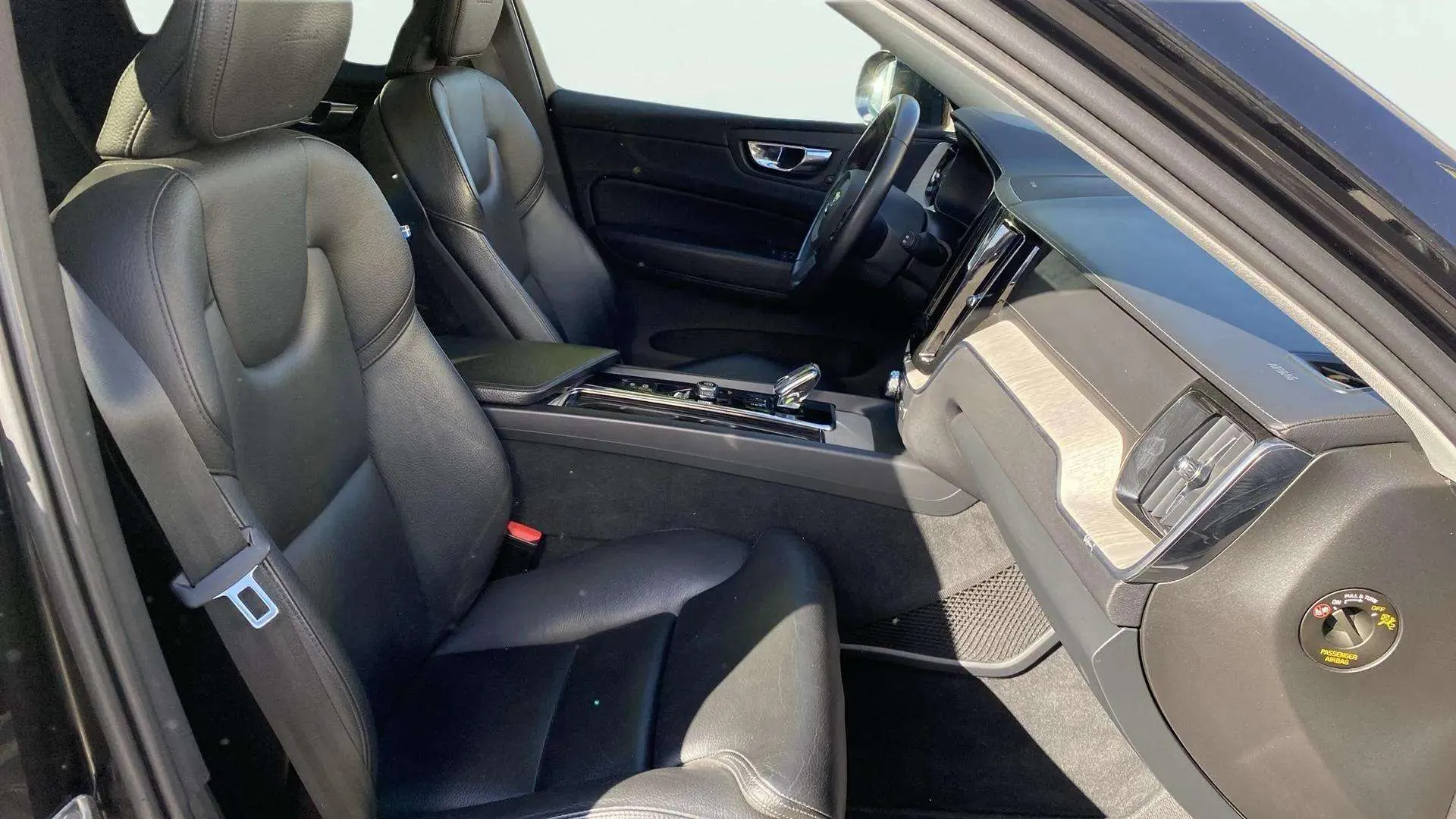 Volvo XC60 2.0 T8 AWD Inscription - foto 25