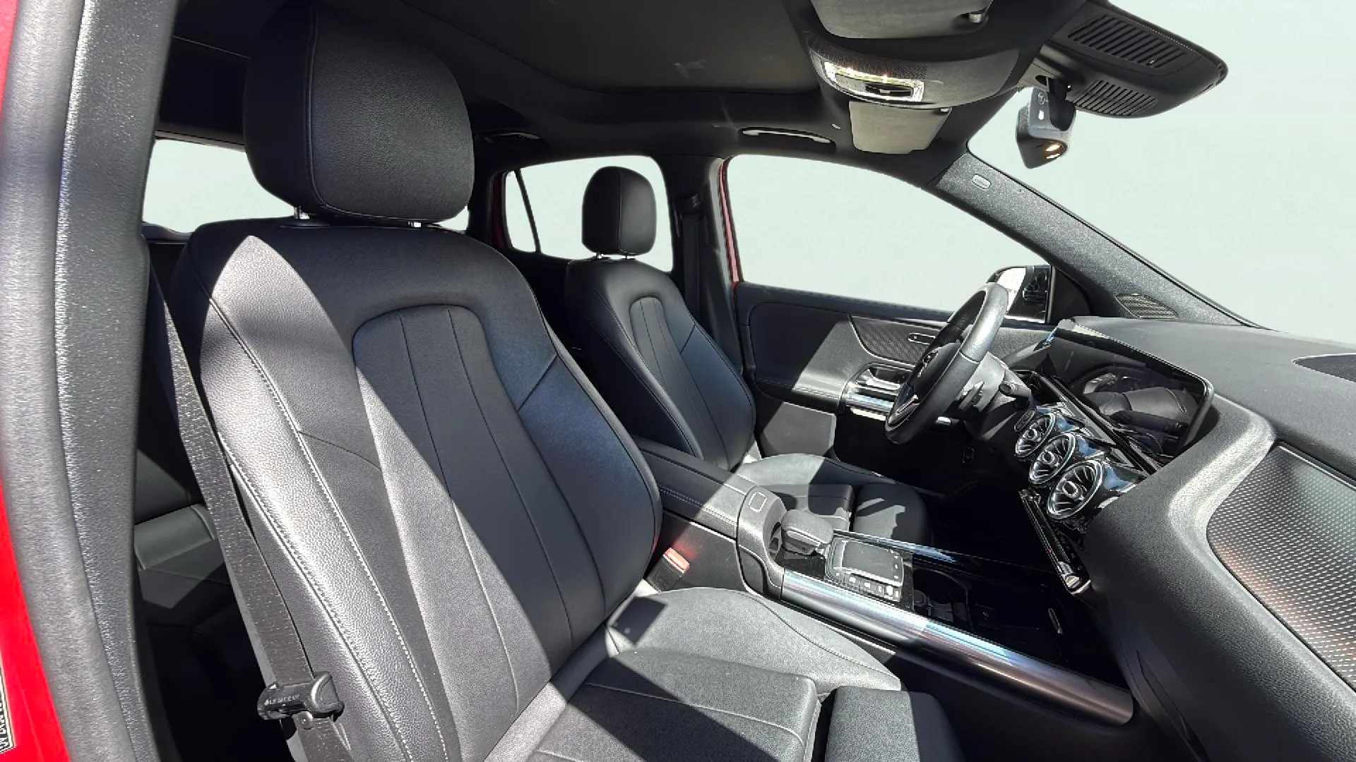 Mercedes-Benz GLA 200 - foto 17