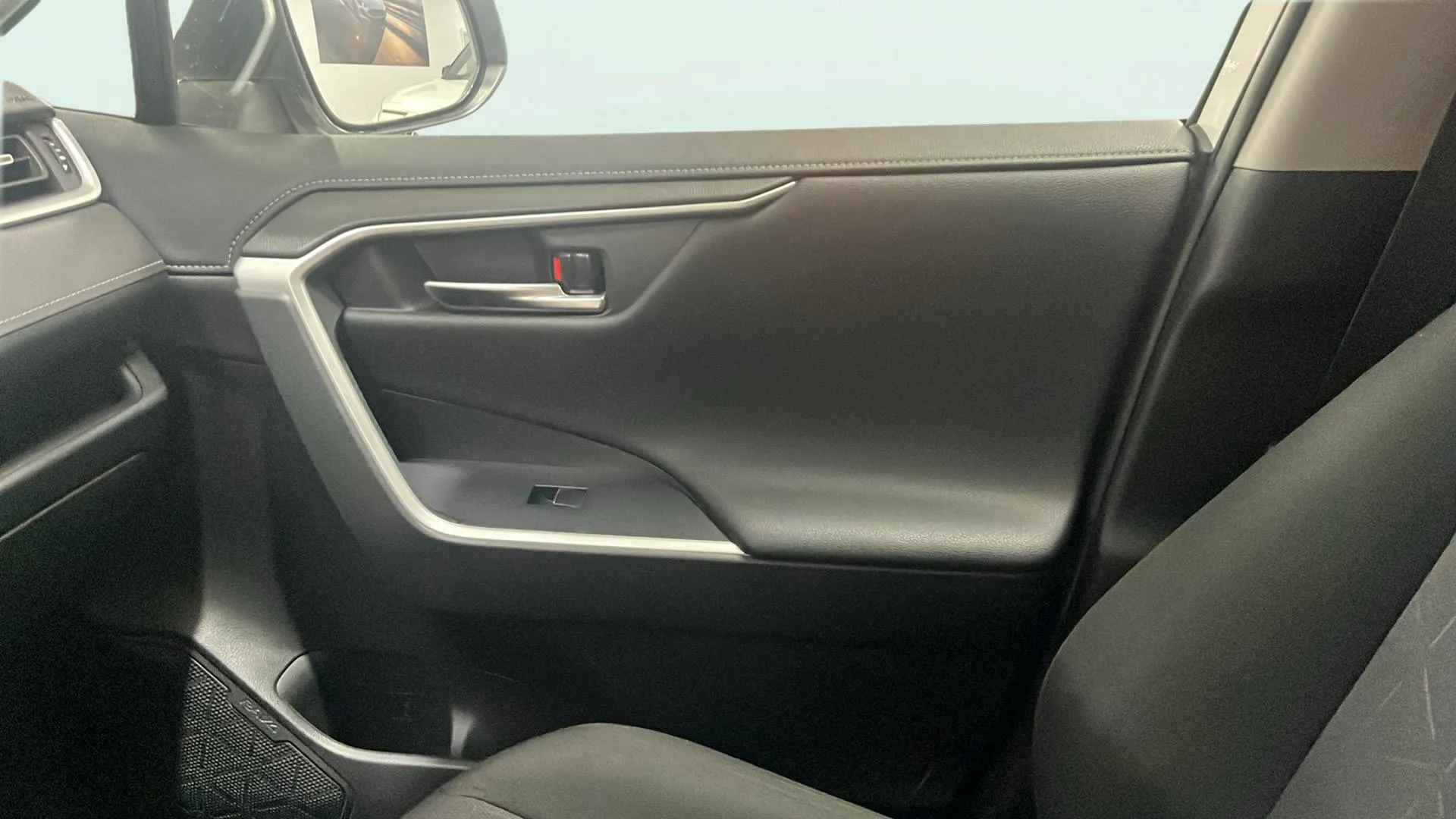 Toyota RAV4 2.5l 220H Advance - foto 11