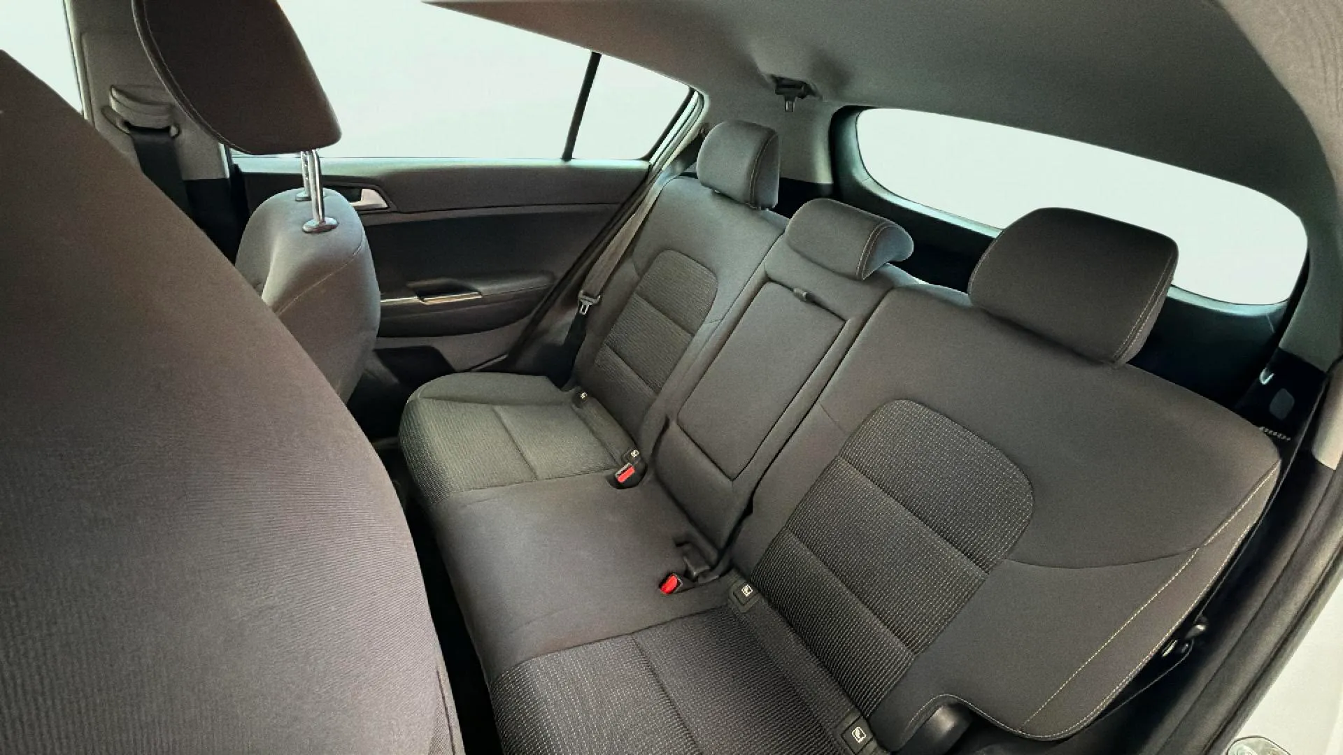 Kia Sportage 1.6 GDi Business 4x2 - foto 20
