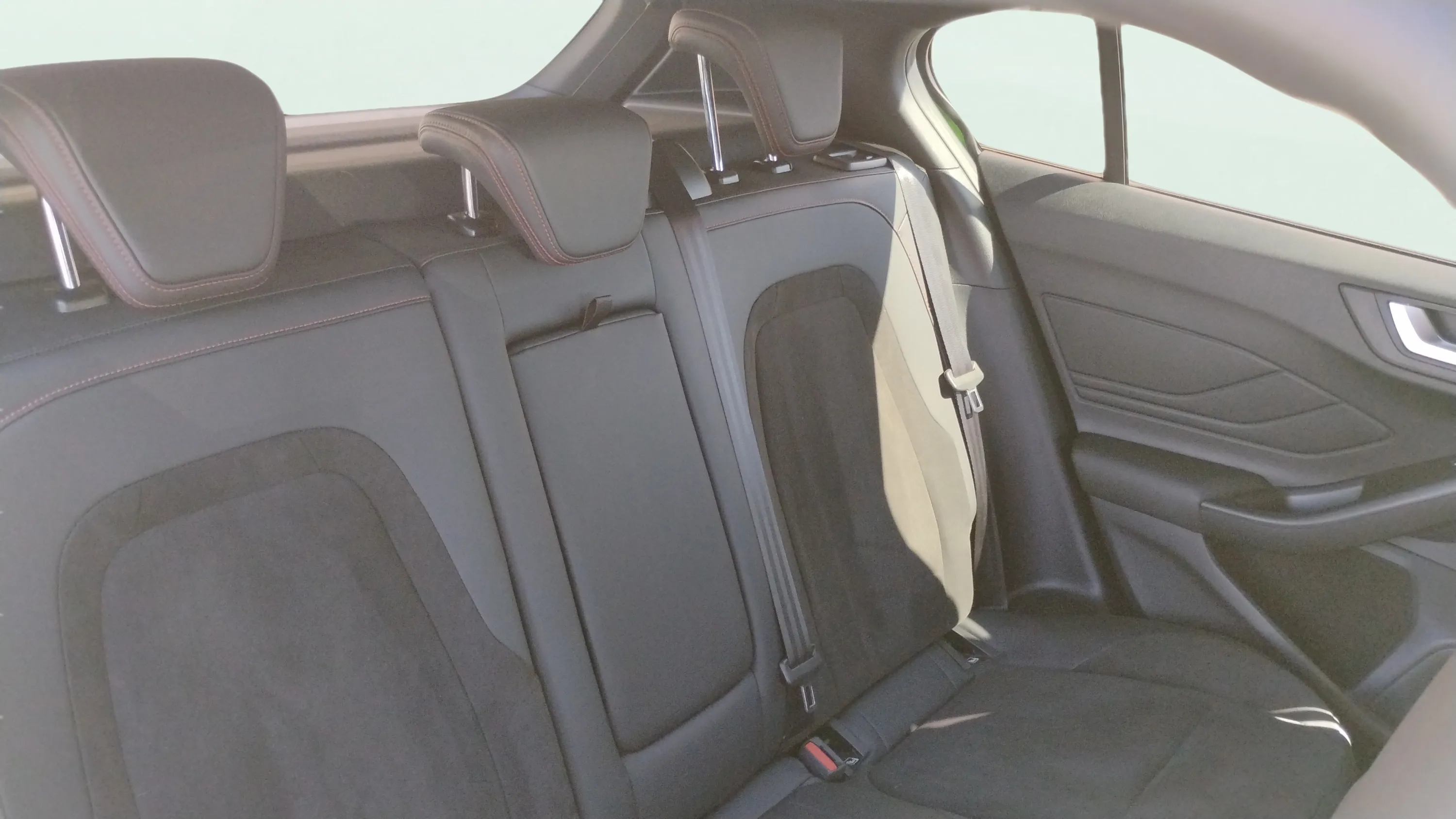 Ford Focus 2.3 EcoBoost ST - foto 11