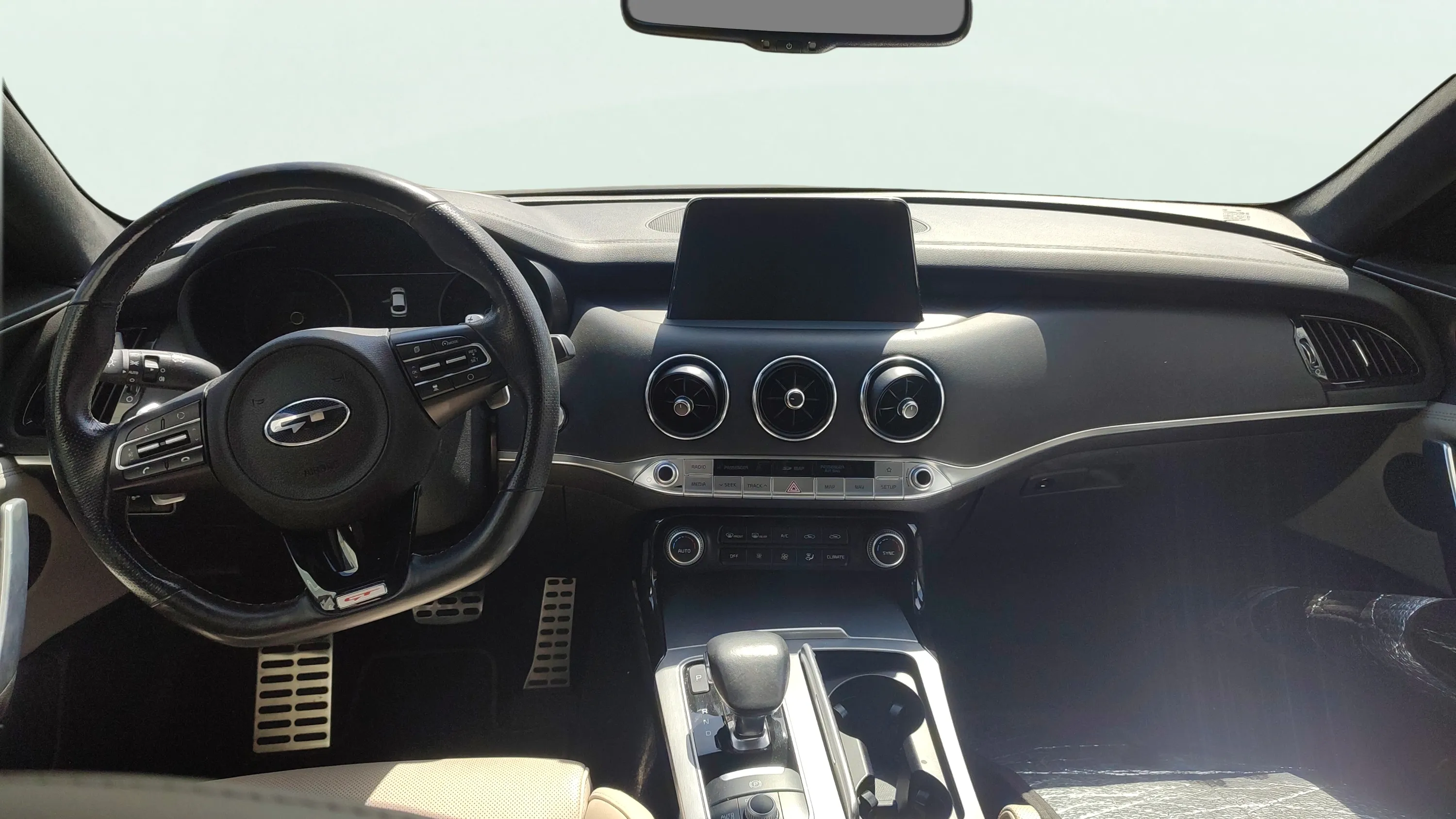 Kia Stinger 3.3 T-GDi GT 4x4 - foto 6
