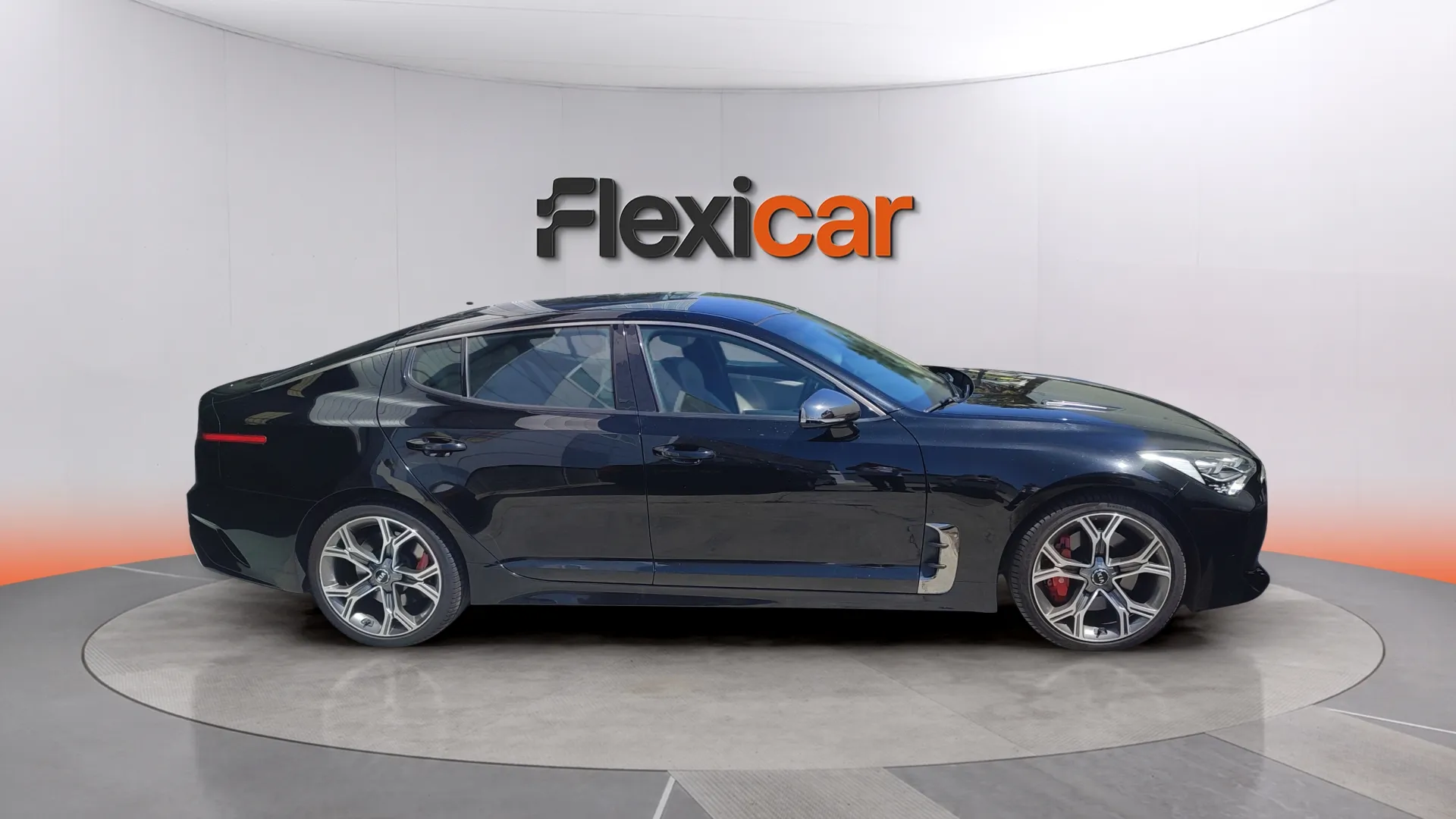 Kia Stinger 3.3 T-GDi GT 4x4 - foto 3