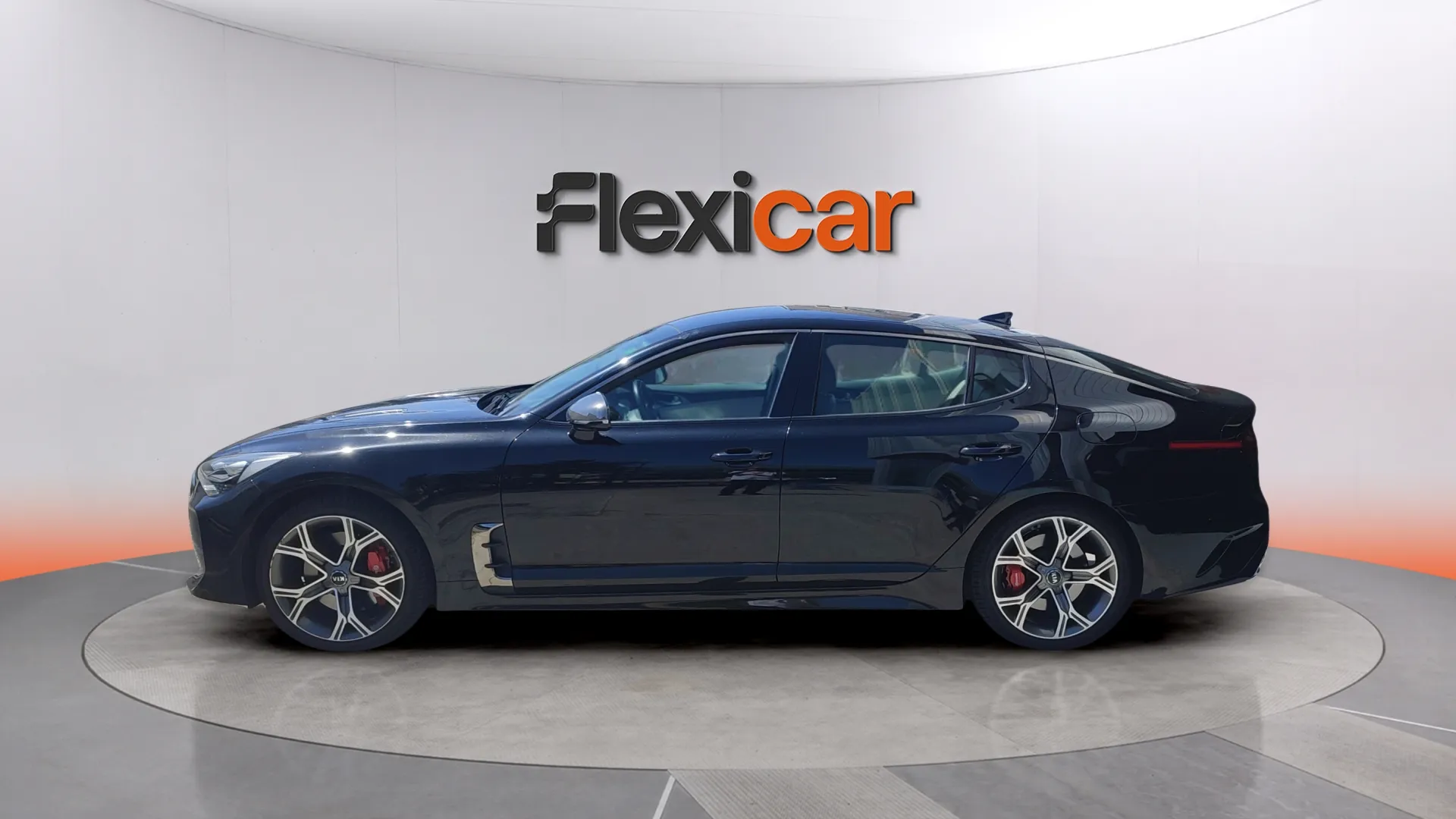 Kia Stinger 3.3 T-GDi GT 4x4 - foto 5