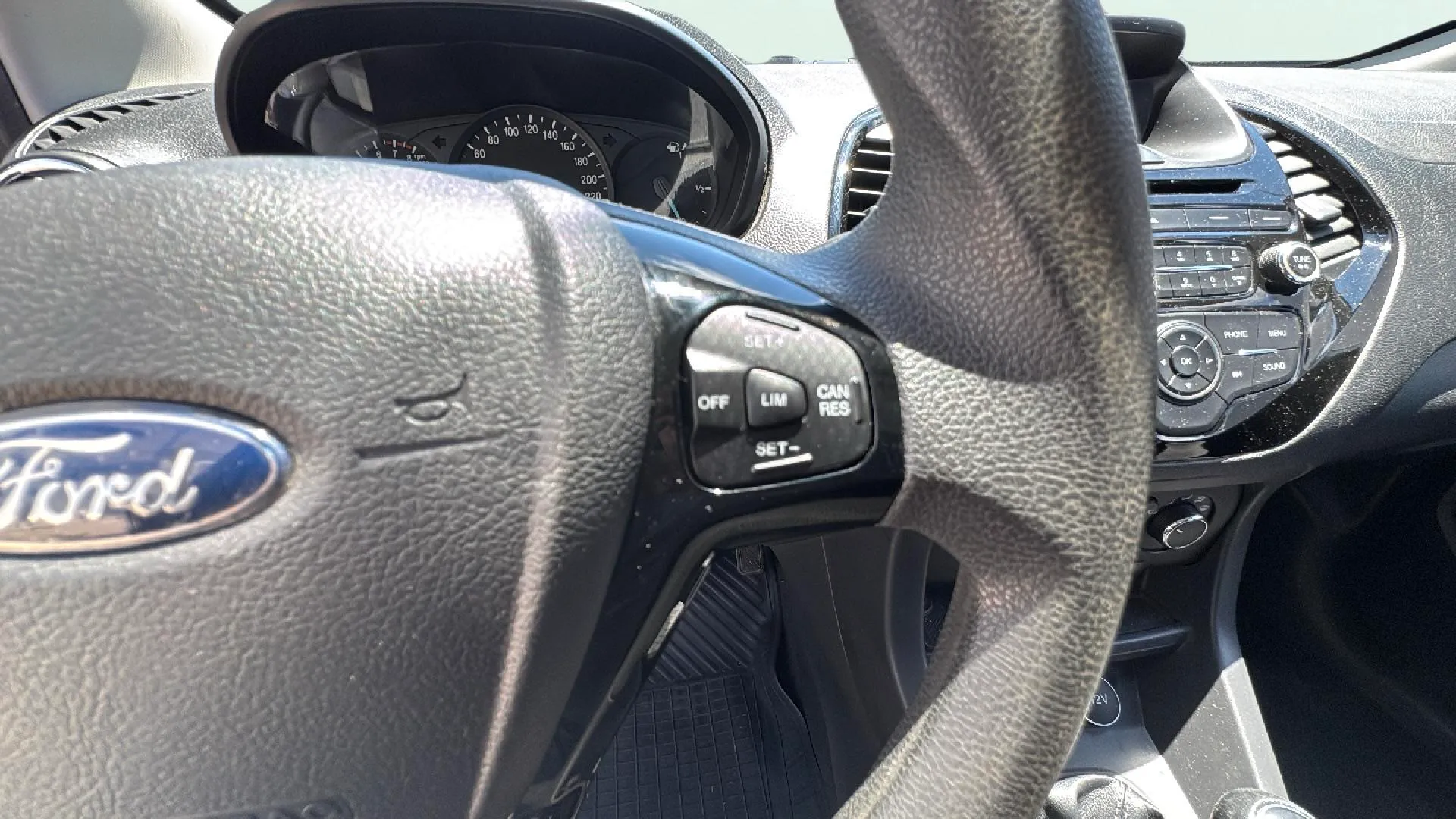 Ford Ka+ 1.2 Ti-VCT Ultimate - foto 23