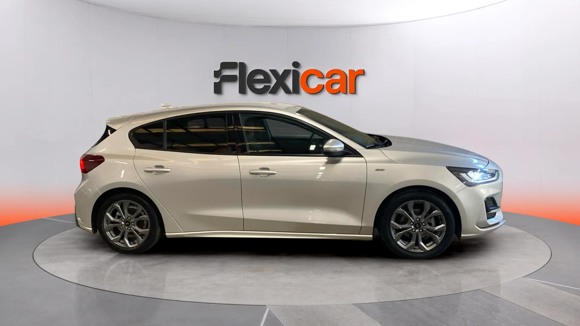 Ford Focus 1.0 EcoBoost MHEV ST-Line X - foto 3
