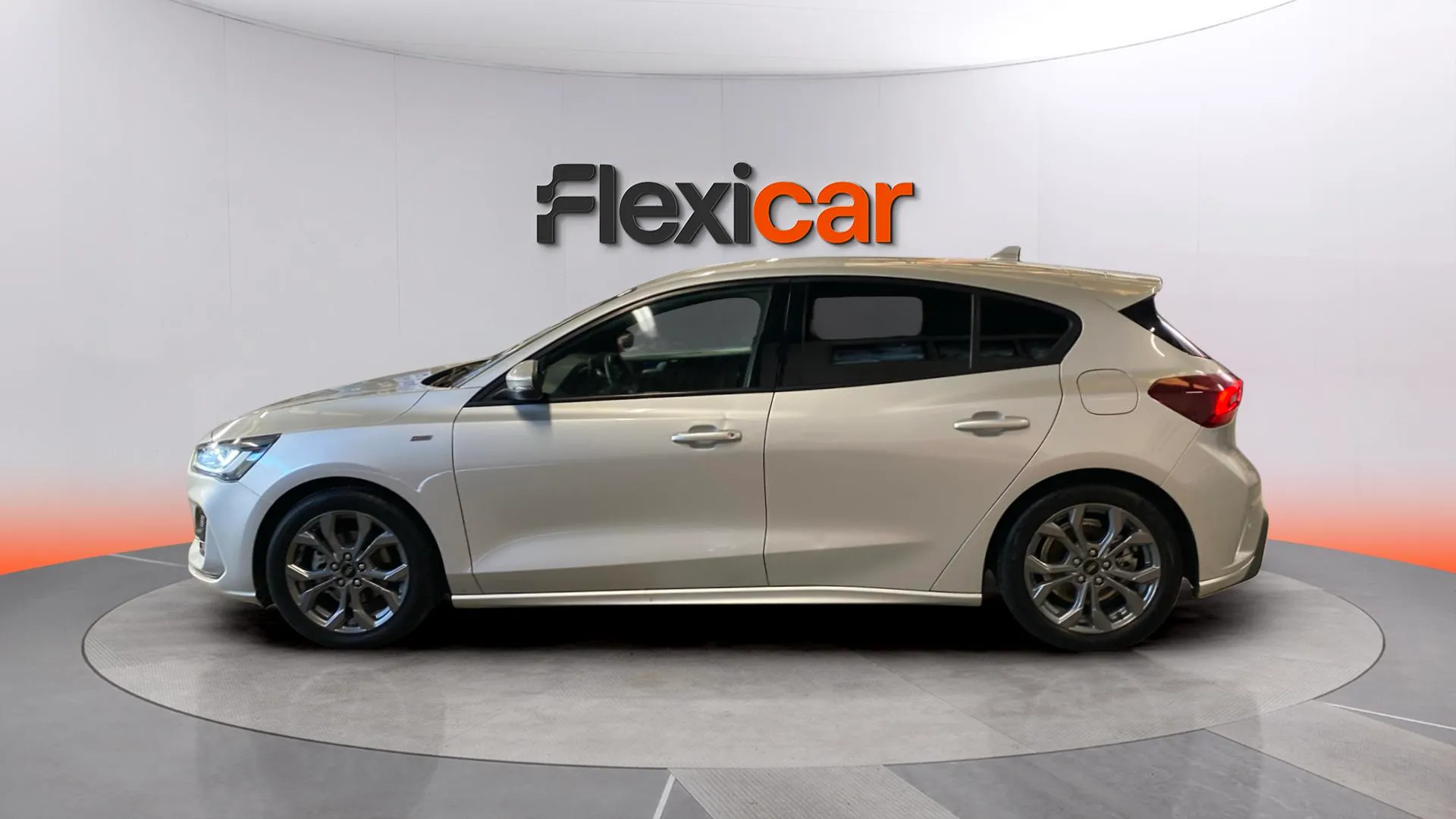 Ford Focus 1.0 EcoBoost MHEV ST-Line X - foto 5