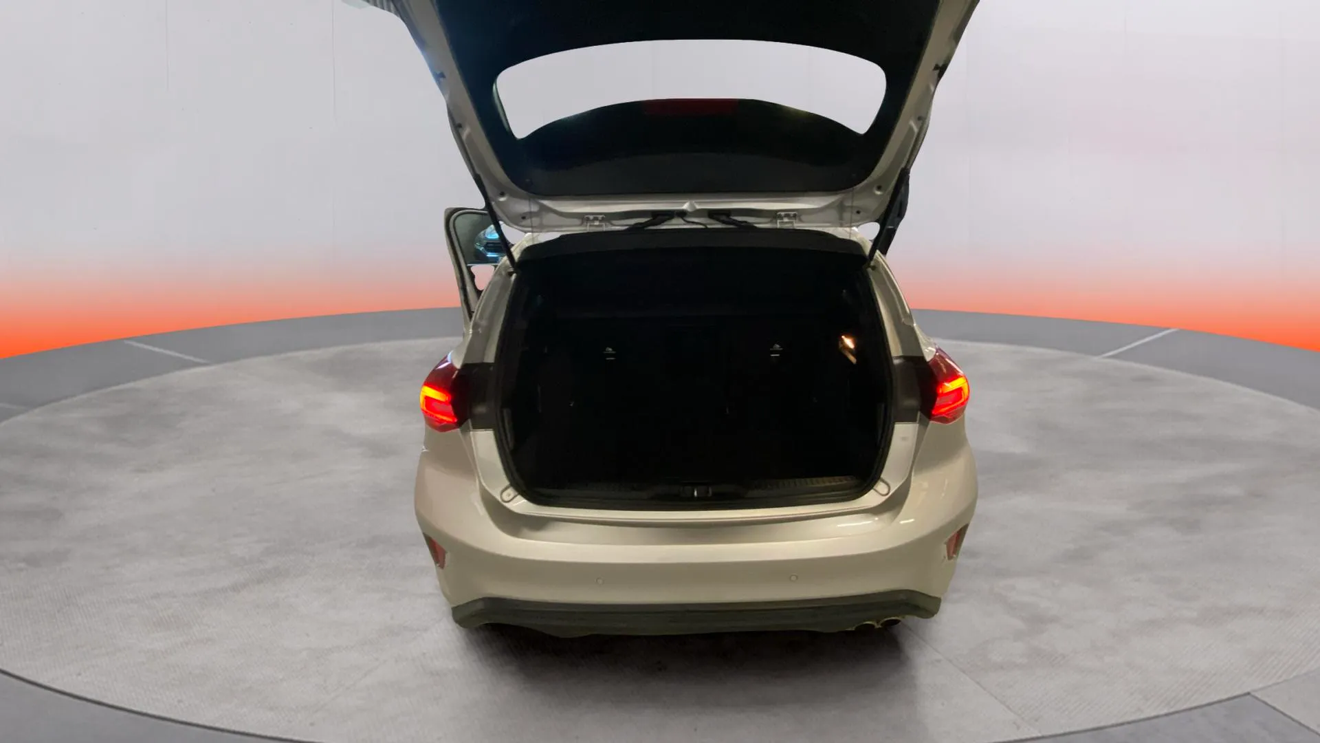 Ford Focus 1.0 EcoBoost MHEV ST-Line X - foto 13