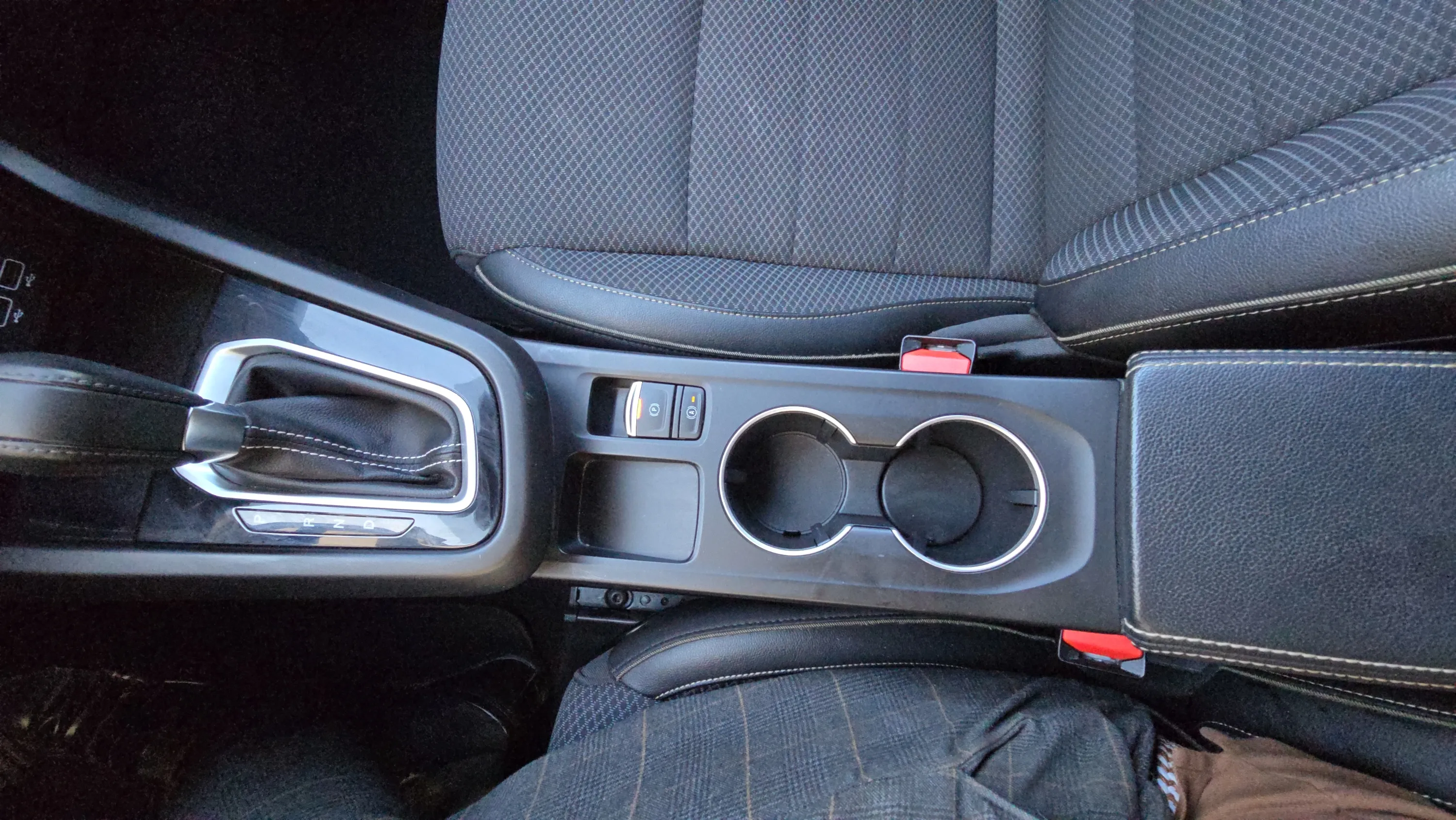 Renault Arkana Techno TCe EDC mild hybrid - foto 24