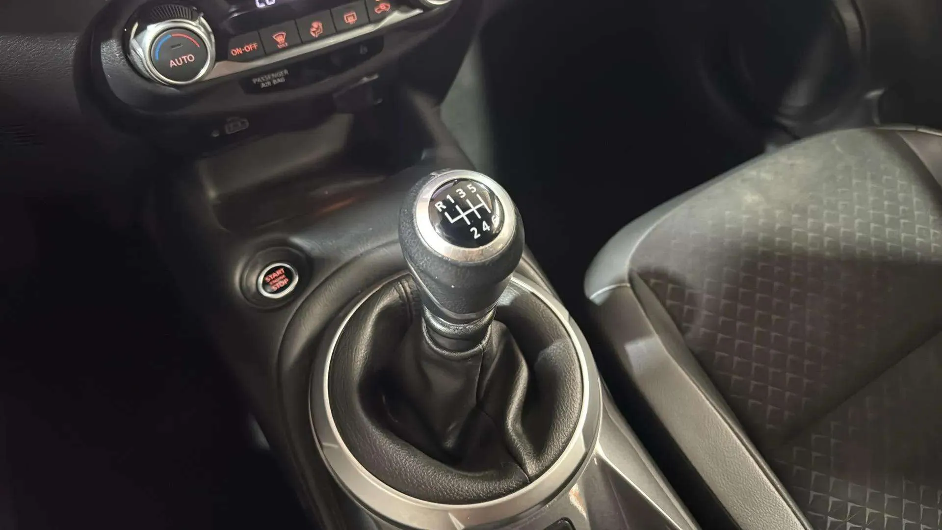 Nissan Juke DIG-T Acenta - foto 19