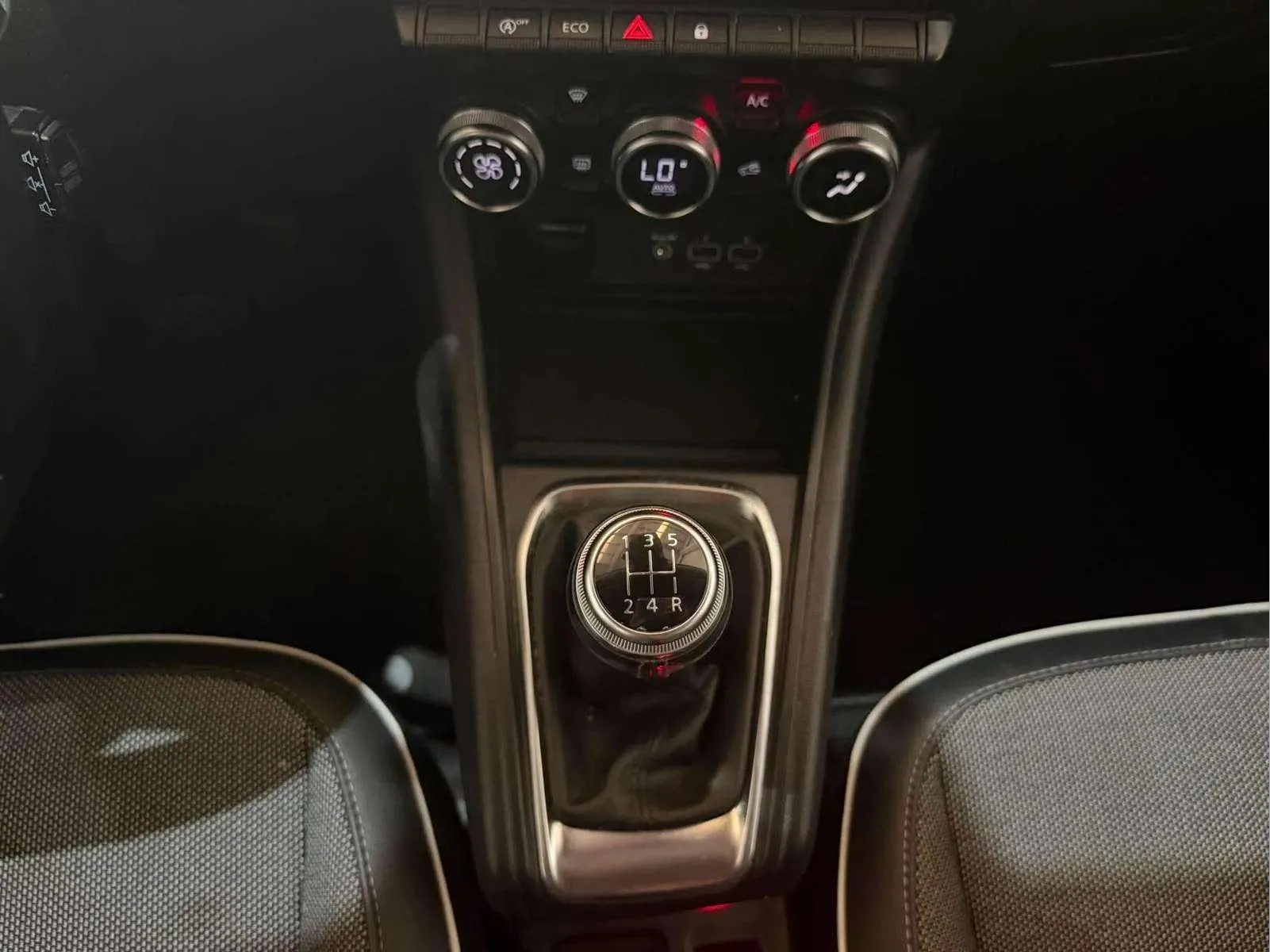 Renault Captur Zen TCe - foto 21