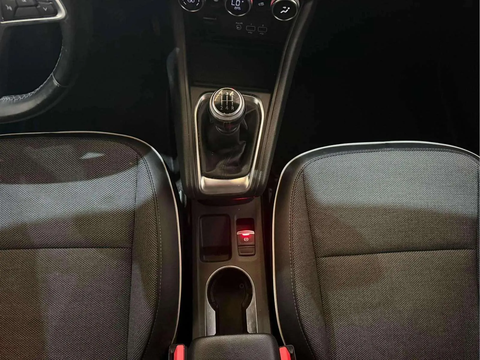 Renault Captur Zen TCe - foto 24