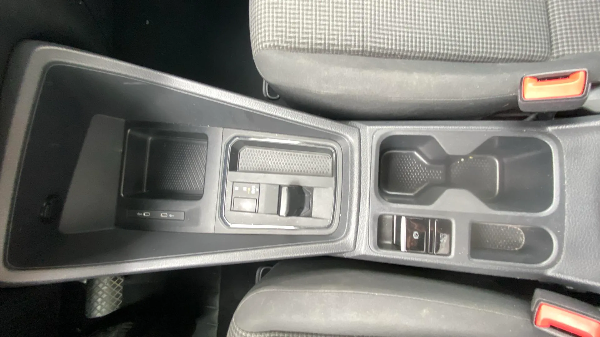 Volkswagen Caddy Maxi Origin 2.0 TDI DSG - foto 19