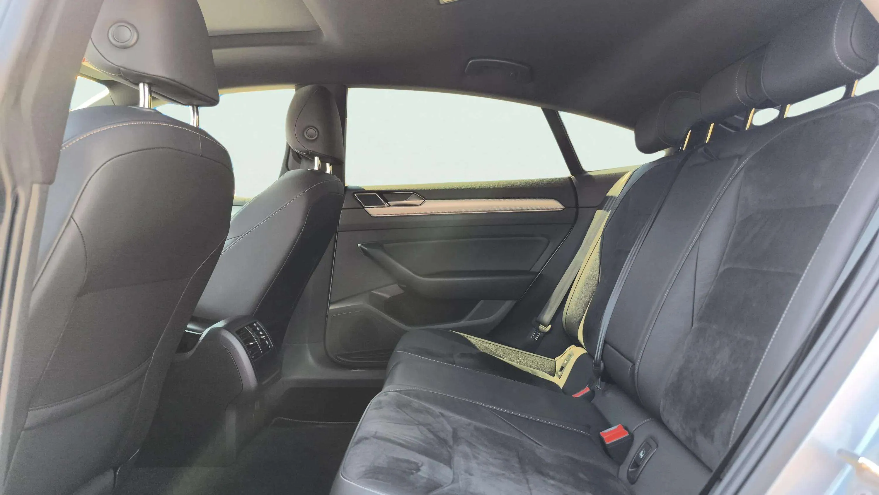 Volkswagen Arteon R-Line 2.0 TDI DSG - foto 17