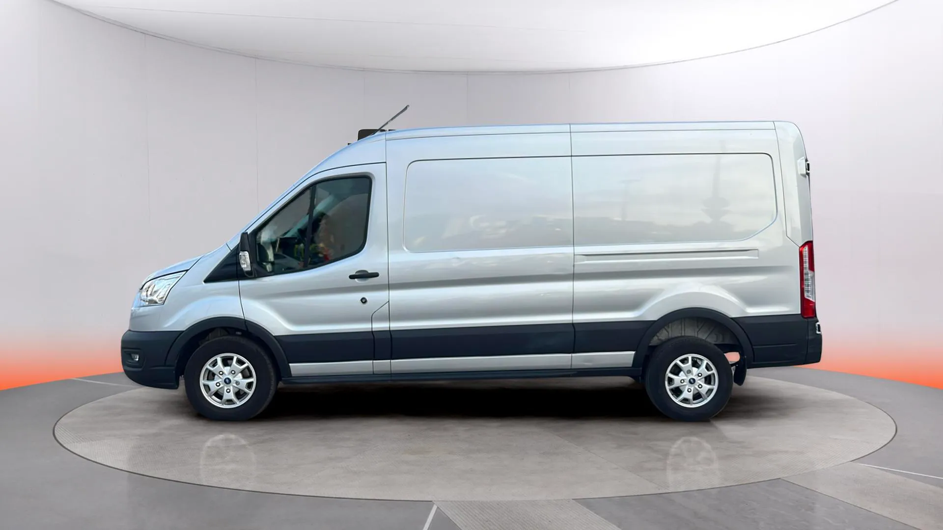 Ford Transit 310 L2H2 Van Trend FWD - foto 4