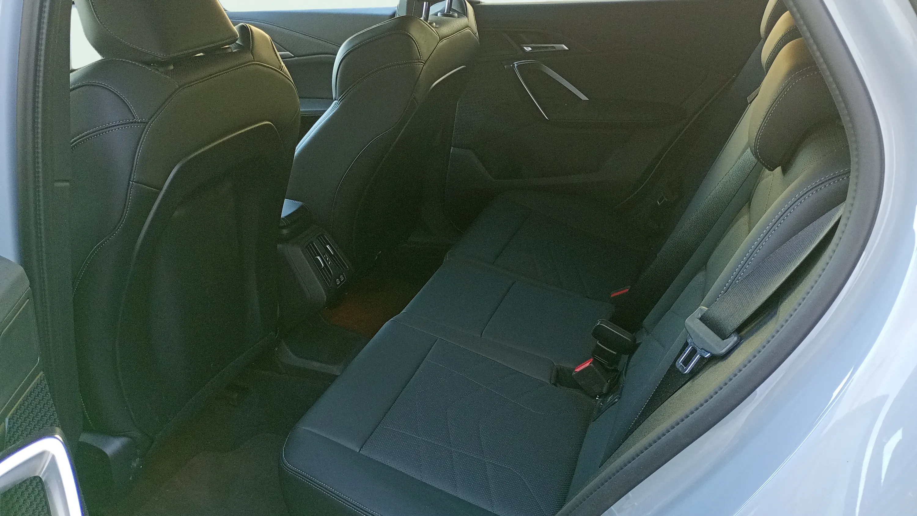 BMW X2 sDrive18d - foto 11