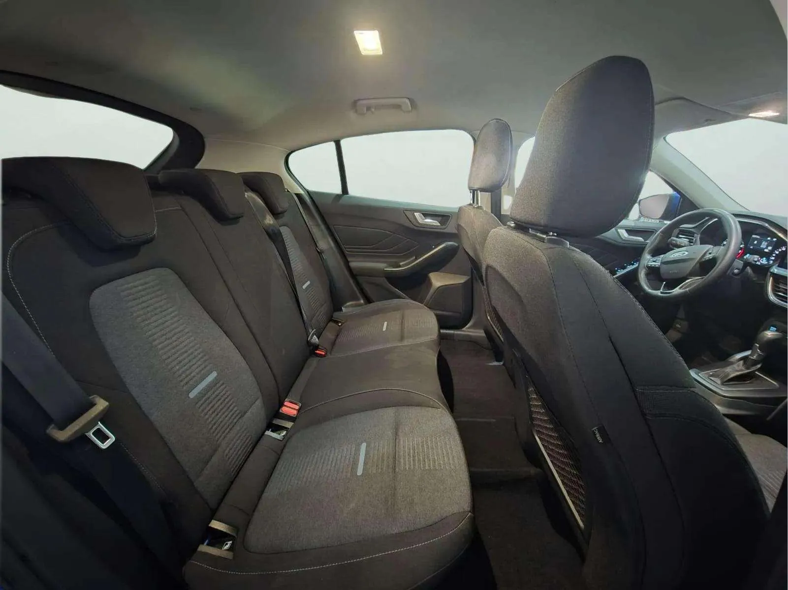 Ford Focus 1.0 EcoBoost MHEV Active - foto 14