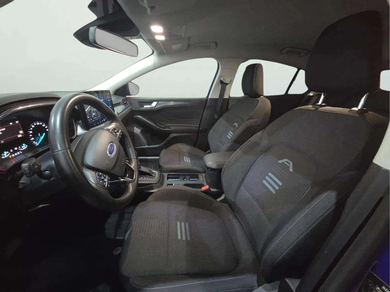 Ford Focus 1.0 EcoBoost MHEV Active - foto 11
