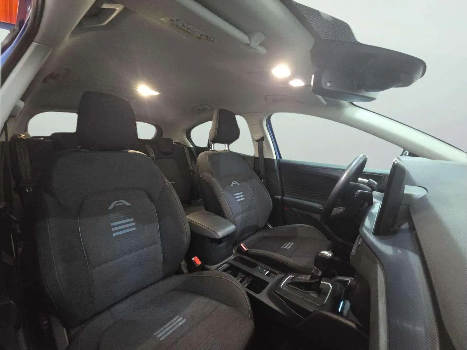 Ford Focus 1.0 EcoBoost MHEV Active - foto 12