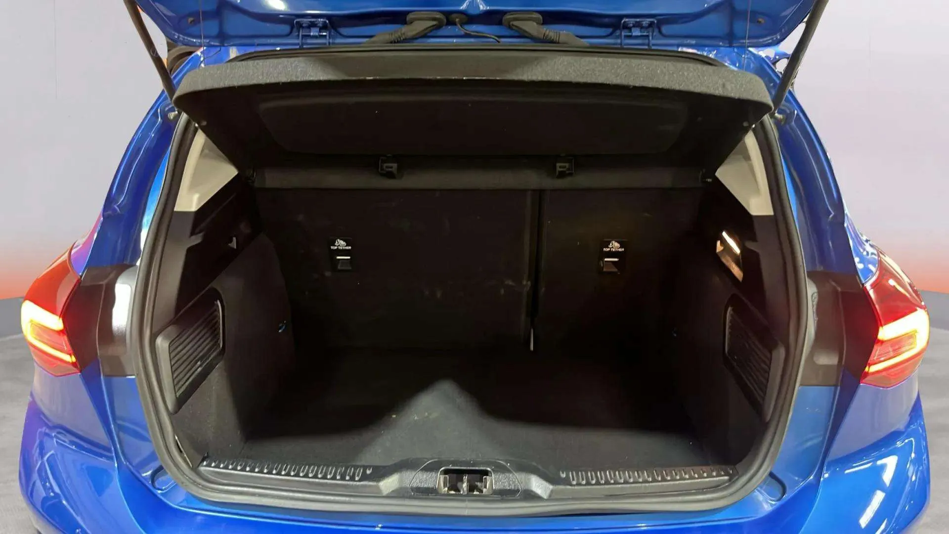 Ford Focus 1.0 EcoBoost MHEV Active Des. SIP - foto 28