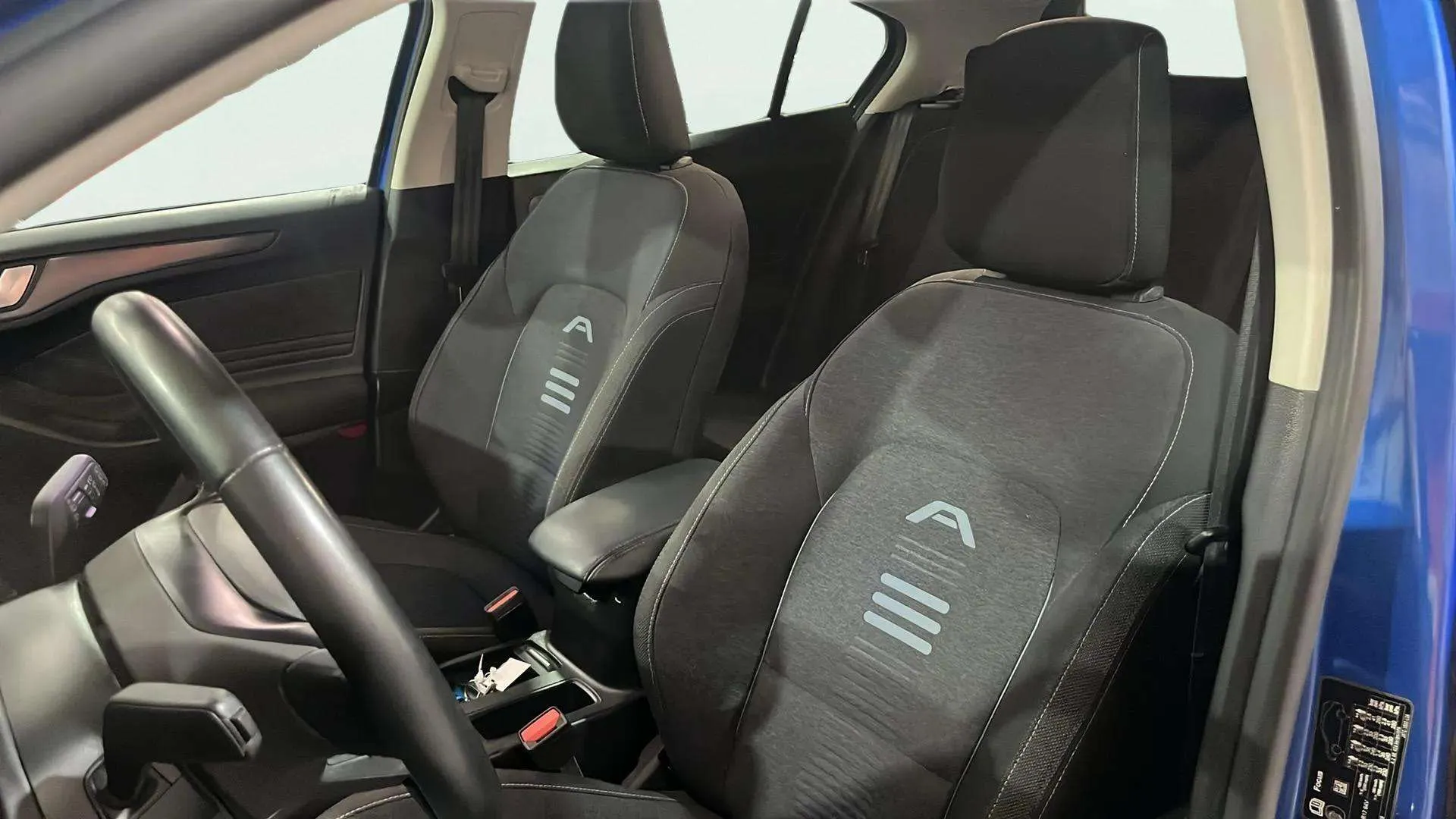 Ford Focus 1.0 EcoBoost MHEV Active Des. SIP - foto 25