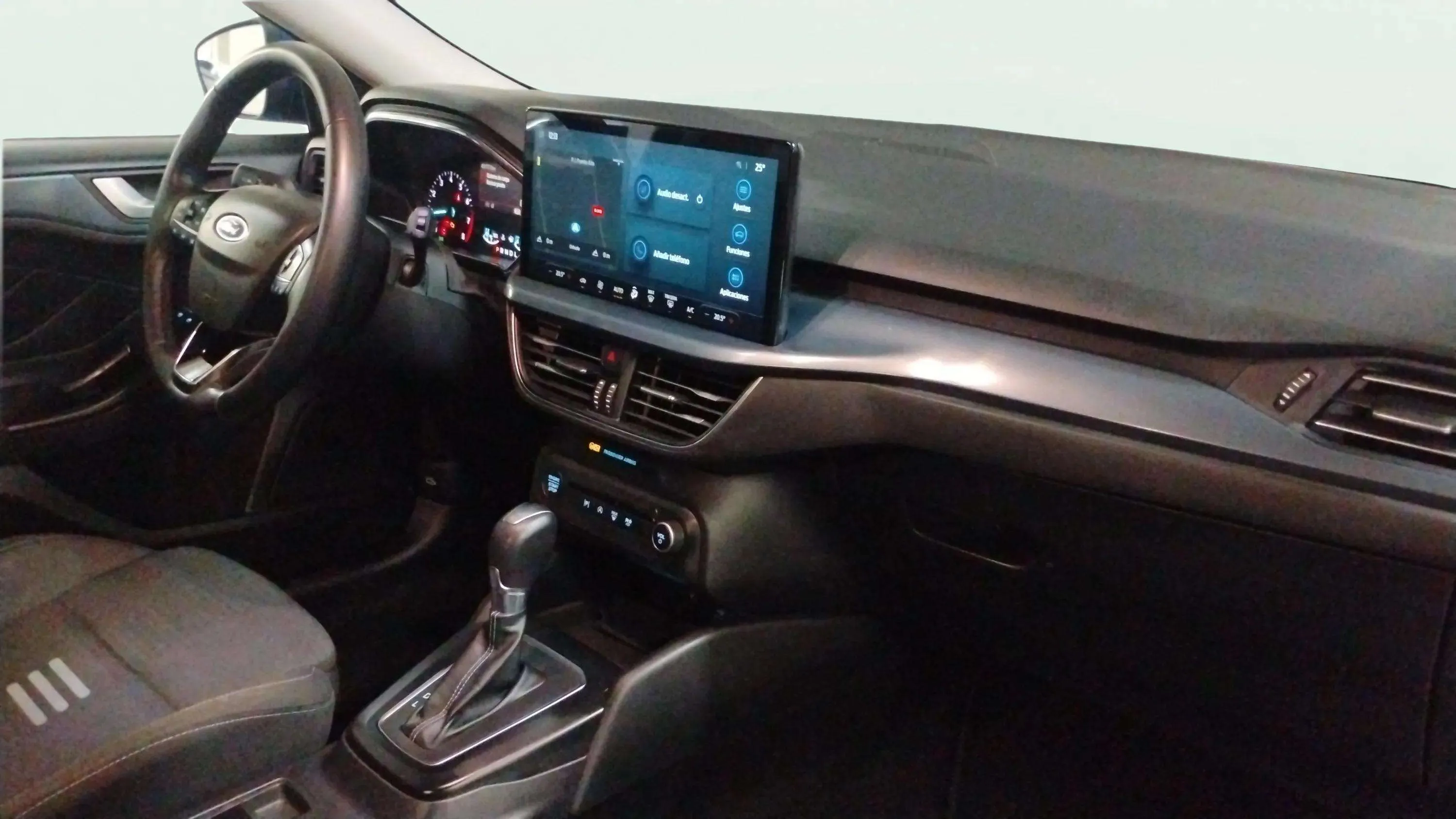 Ford Focus 1.0 EcoBoost MHEV Active - foto 14