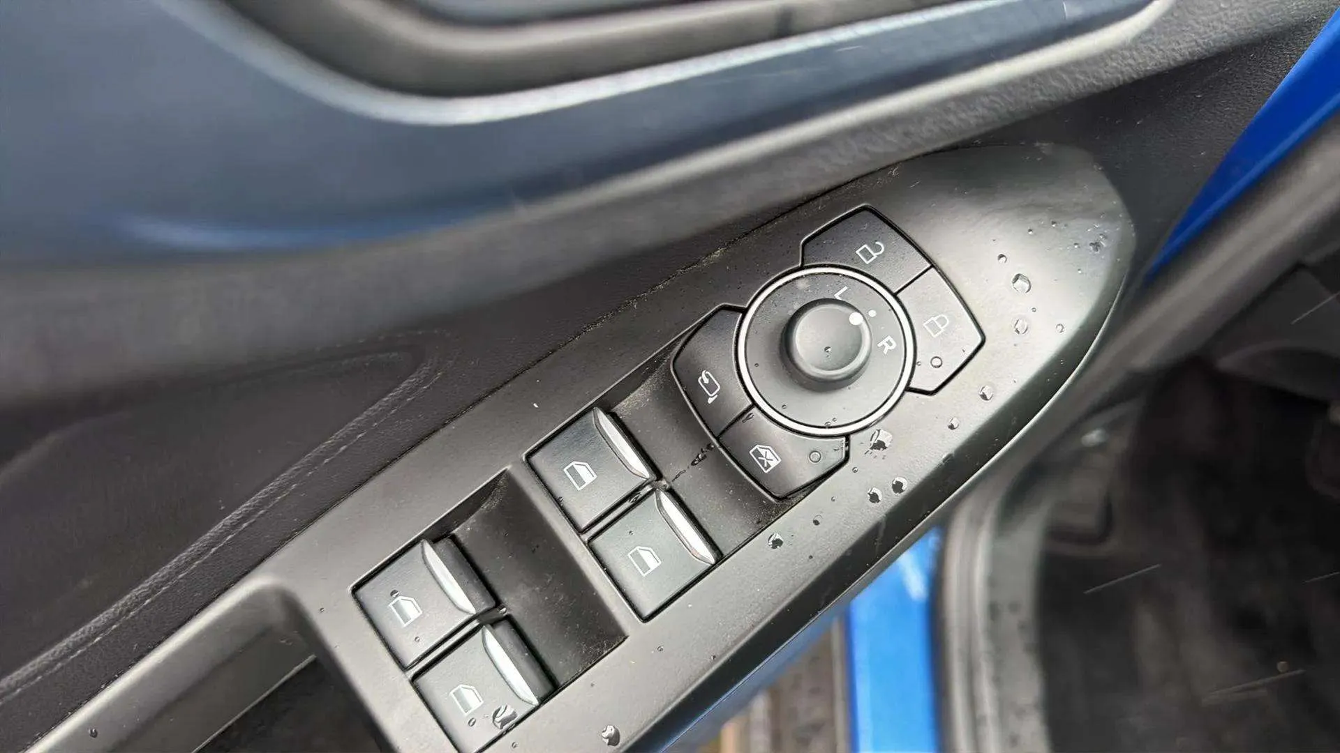 Ford Focus 1.0 EcoBoost MHEV Active - foto 23