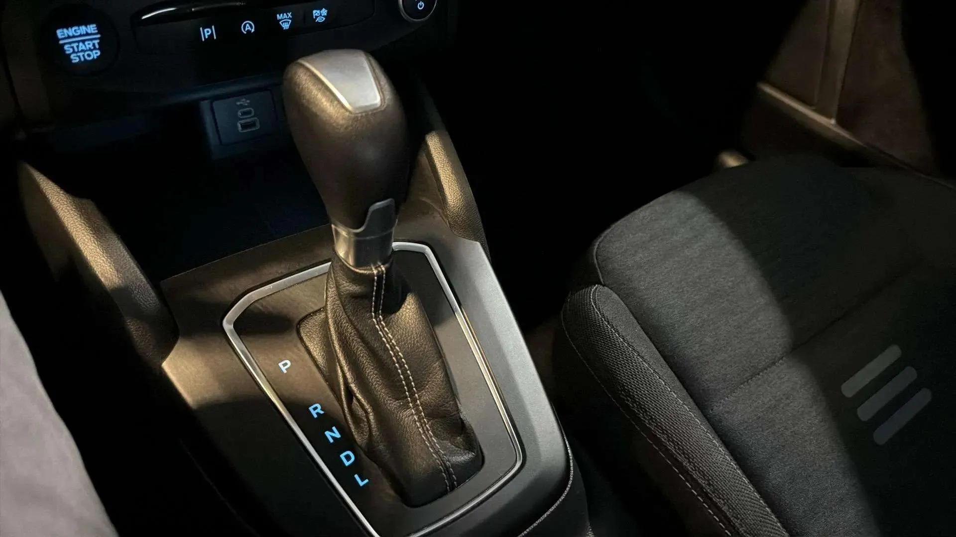 Ford Focus 1.0 EcoBoost MHEV Active - foto 16