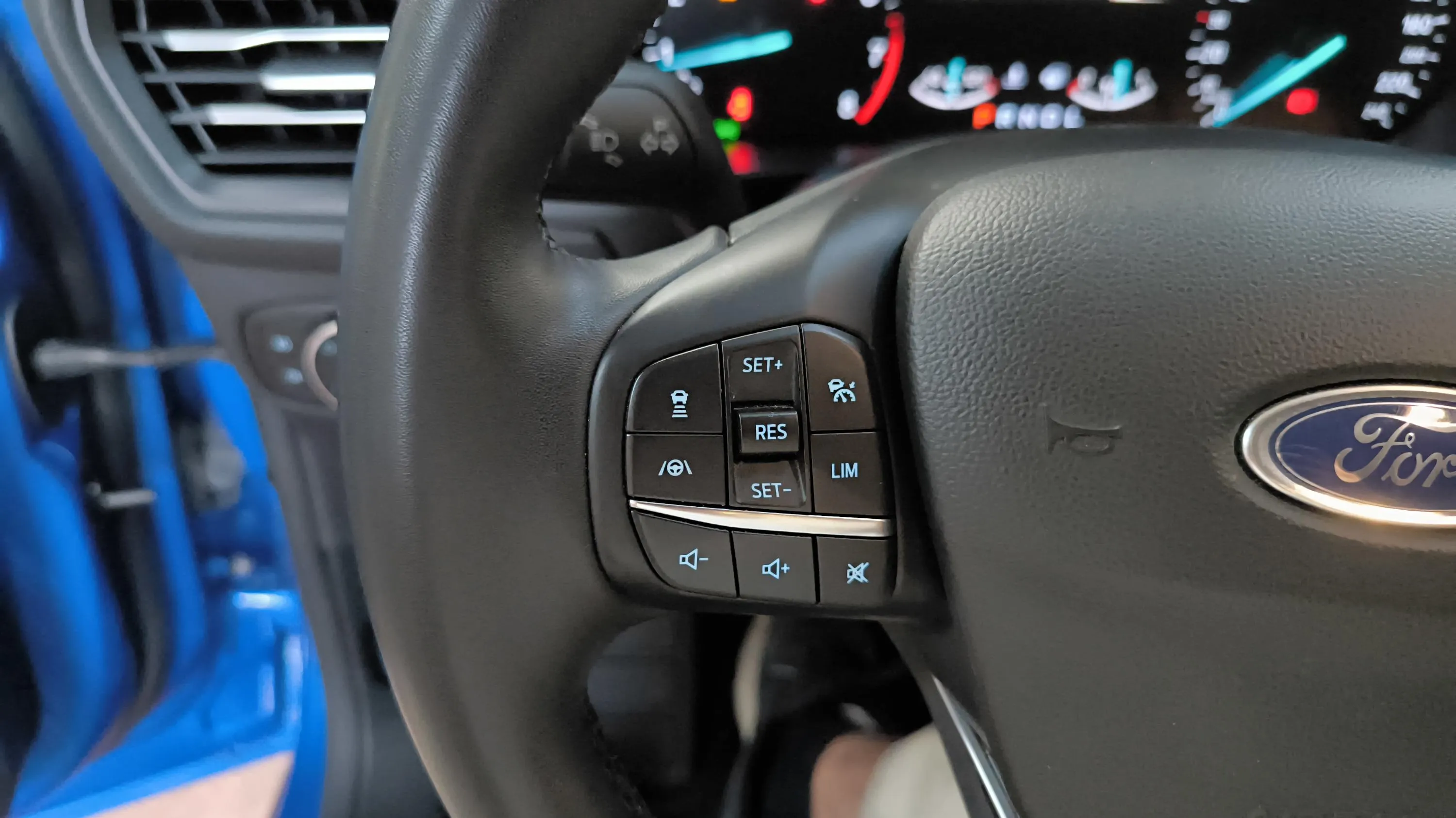 Ford Focus 1.0 EcoBoost MHEV Active - foto 33