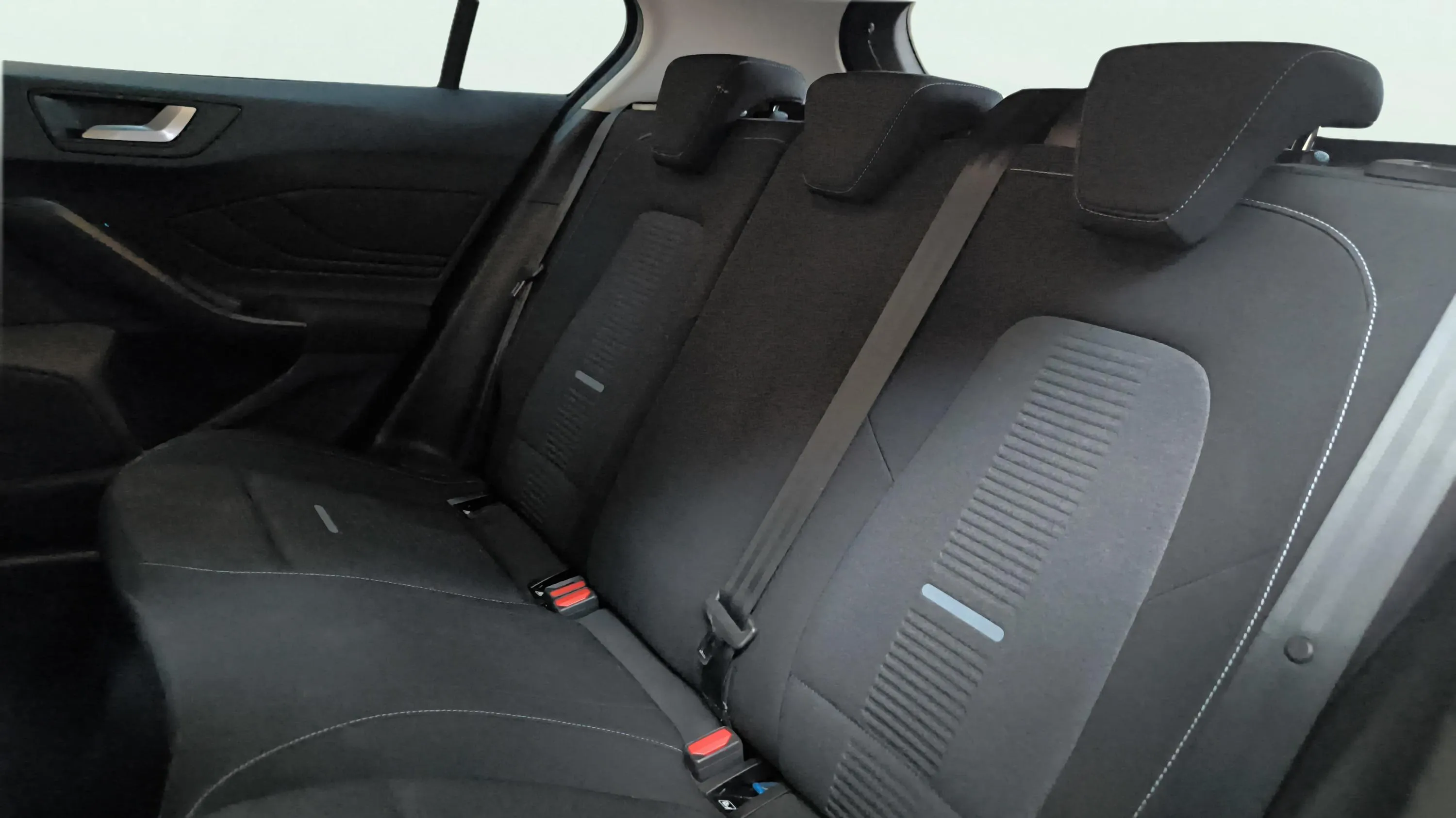 Ford Focus 1.0 EcoBoost MHEV Active - foto 26