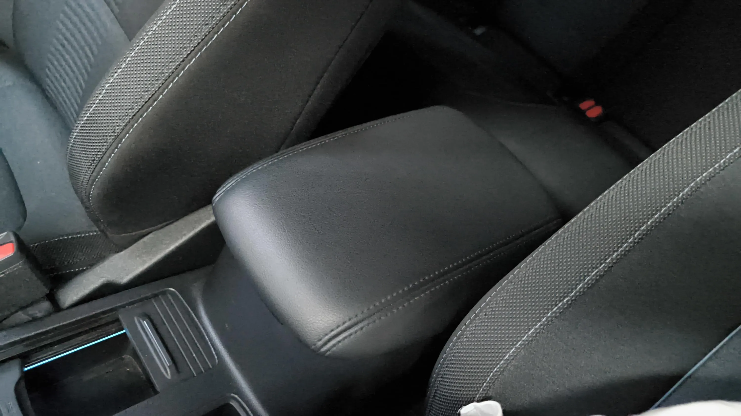 Ford Focus 1.0 EcoBoost MHEV Active - foto 39
