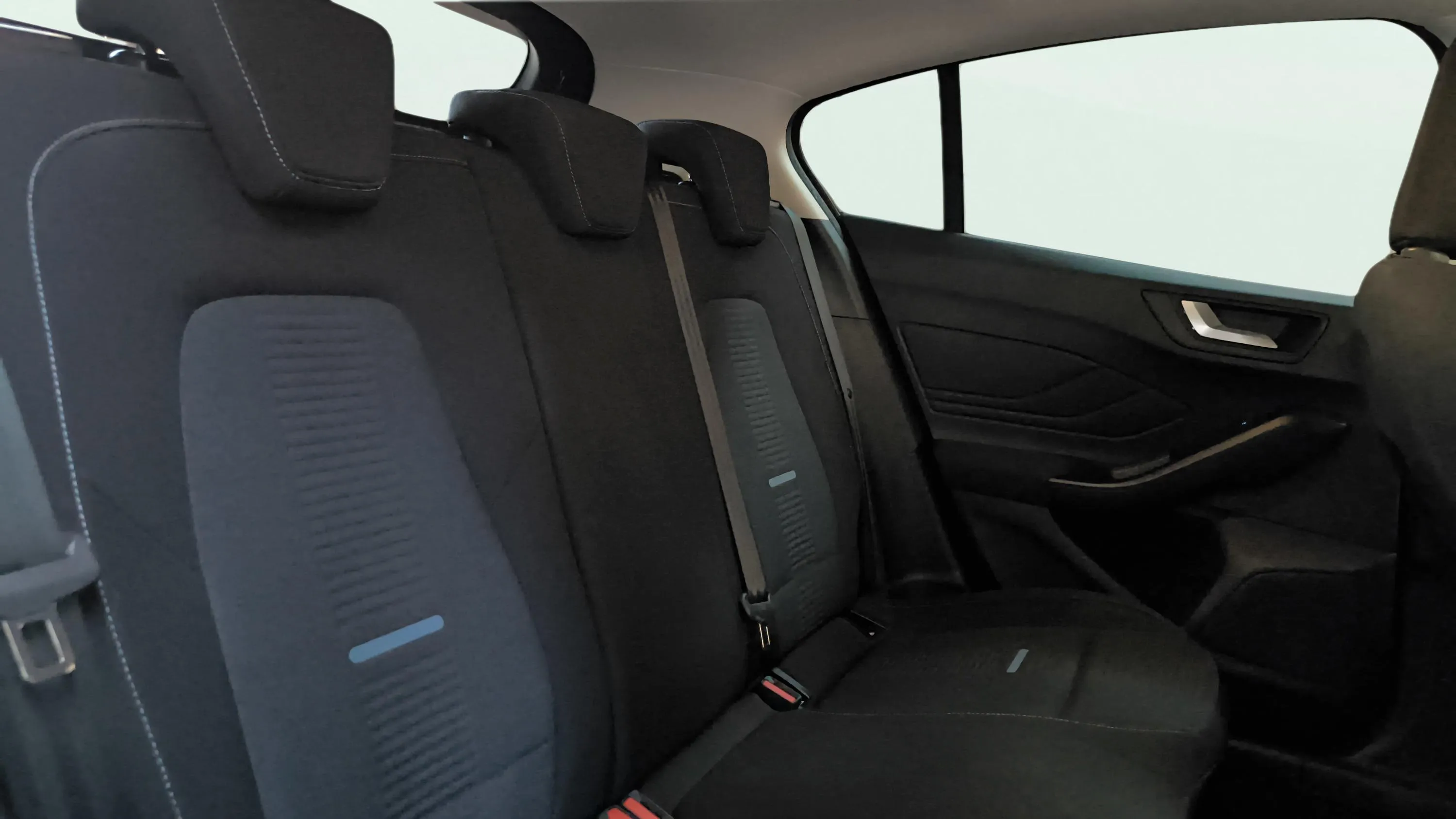 Ford Focus 1.0 EcoBoost MHEV Active - foto 16