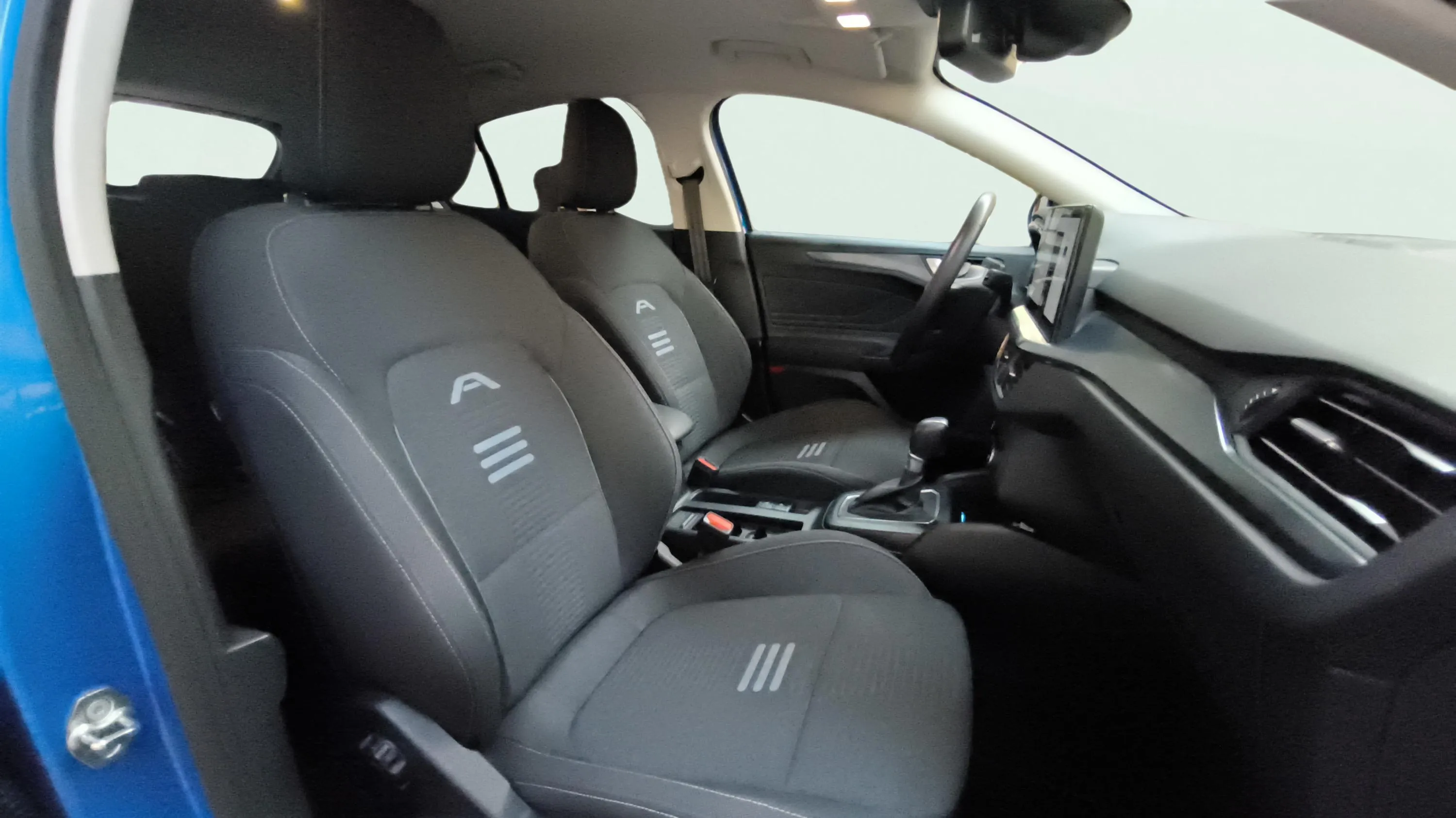 Ford Focus 1.0 EcoBoost MHEV Active - foto 13