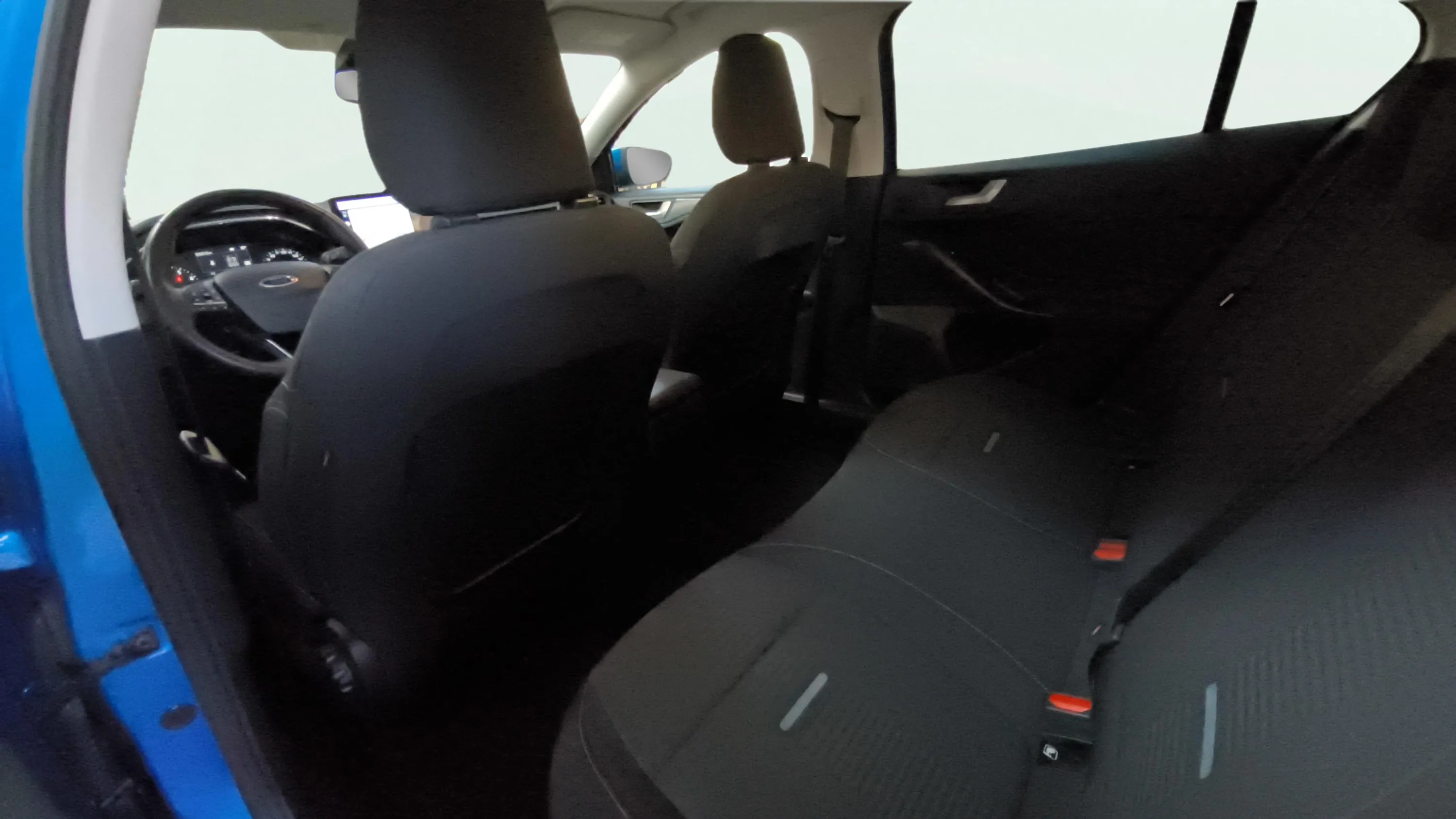 Ford Focus 1.0 EcoBoost MHEV Active - foto 24