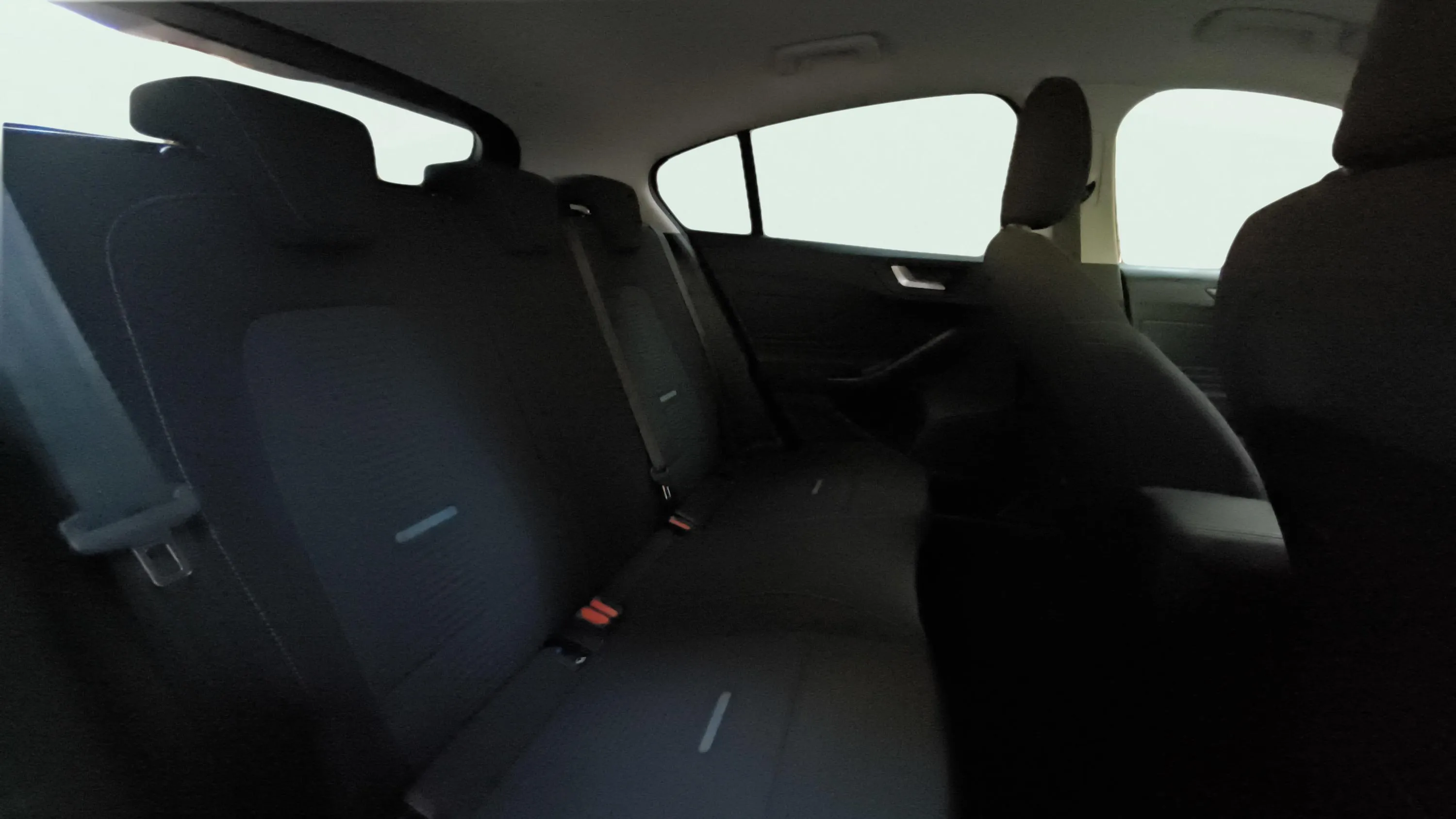 Ford Focus 1.0 EcoBoost MHEV Active - foto 17