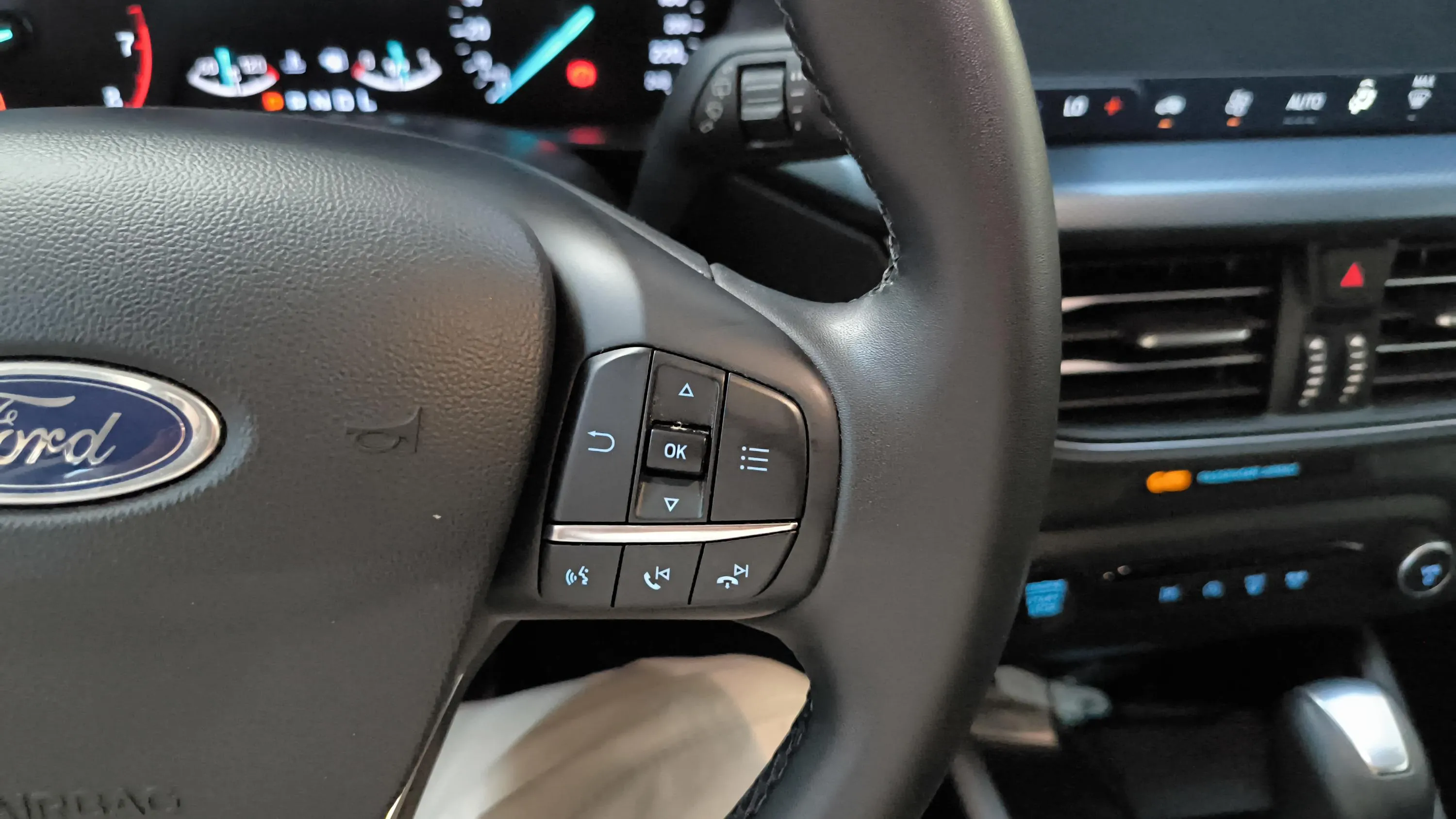 Ford Focus 1.0 EcoBoost MHEV Active - foto 34