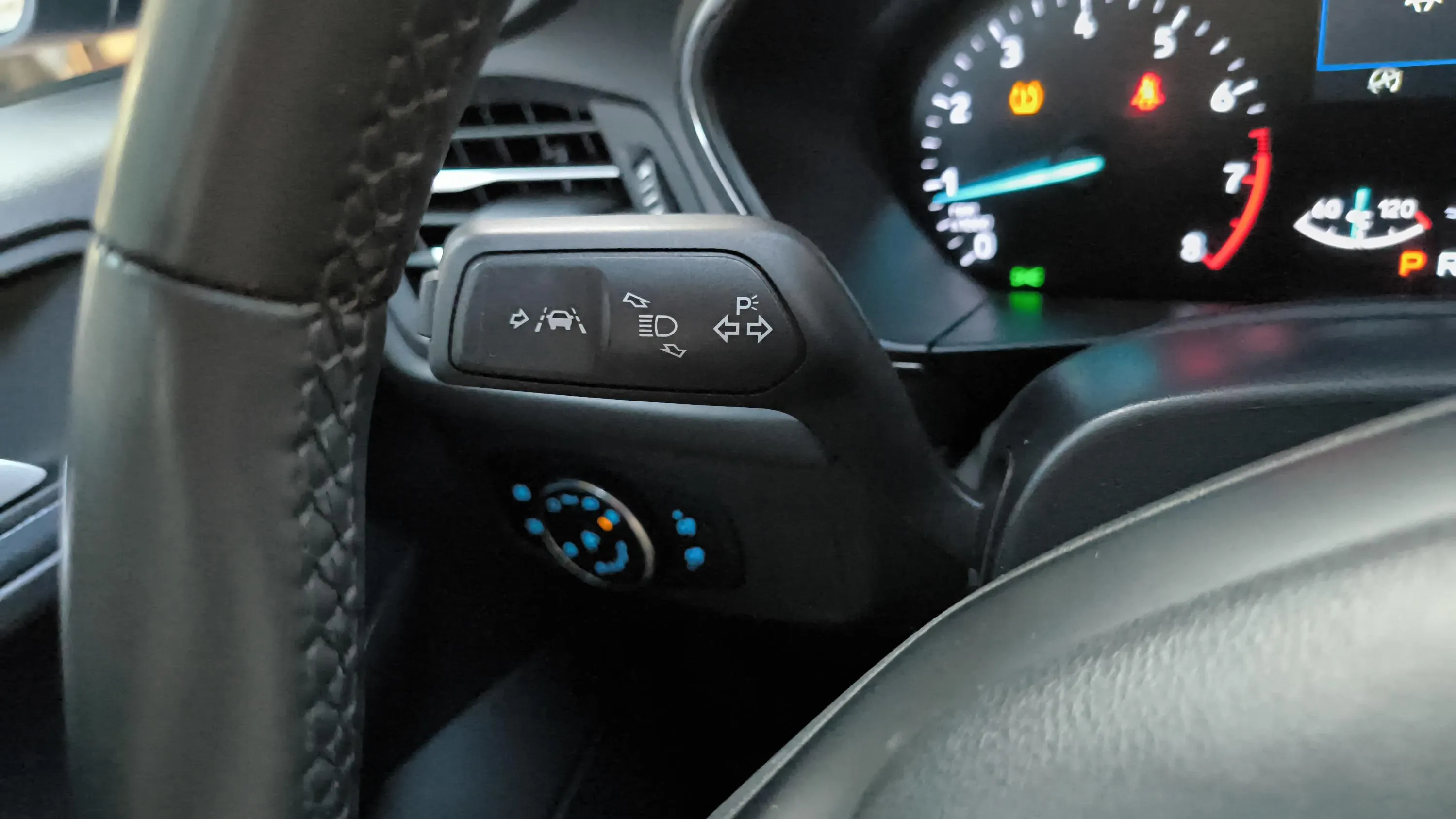 Ford Focus 1.0 EcoBoost MHEV Active - foto 35