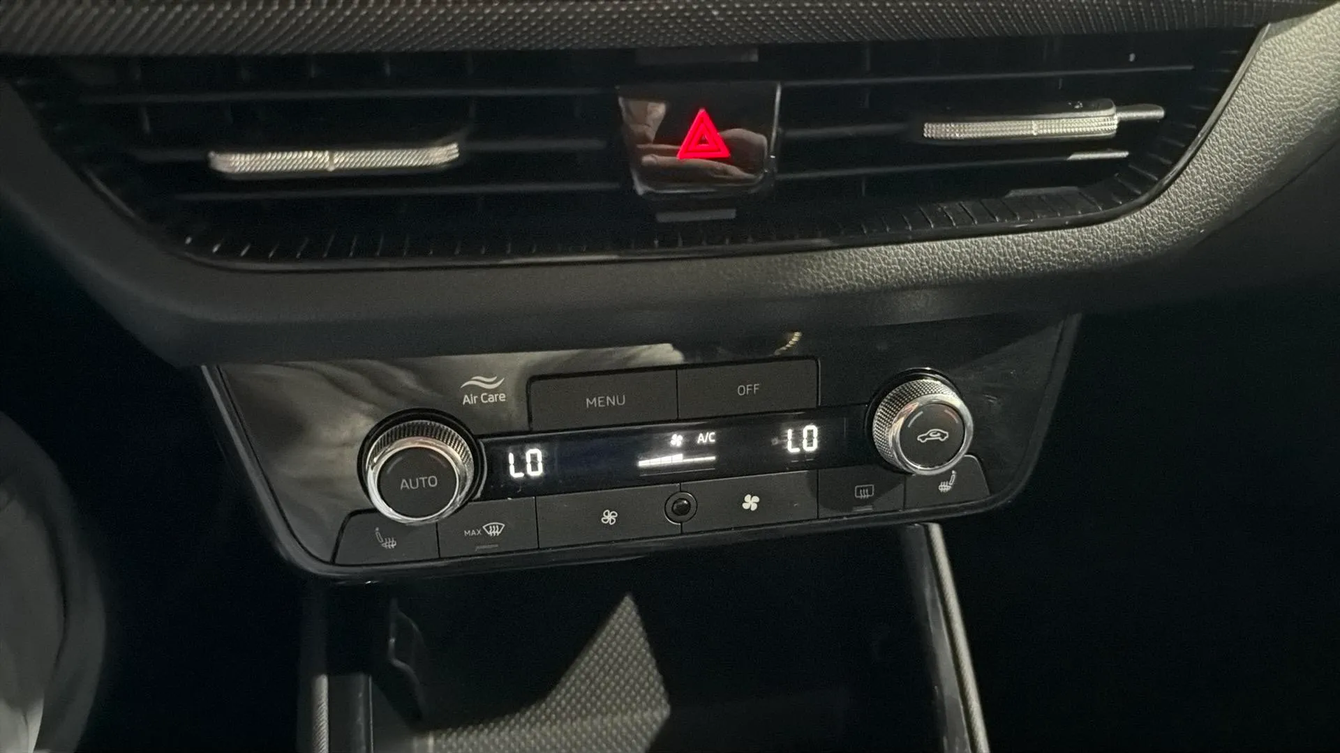 Škoda Fabia 1.0 TSI Selection - foto 14