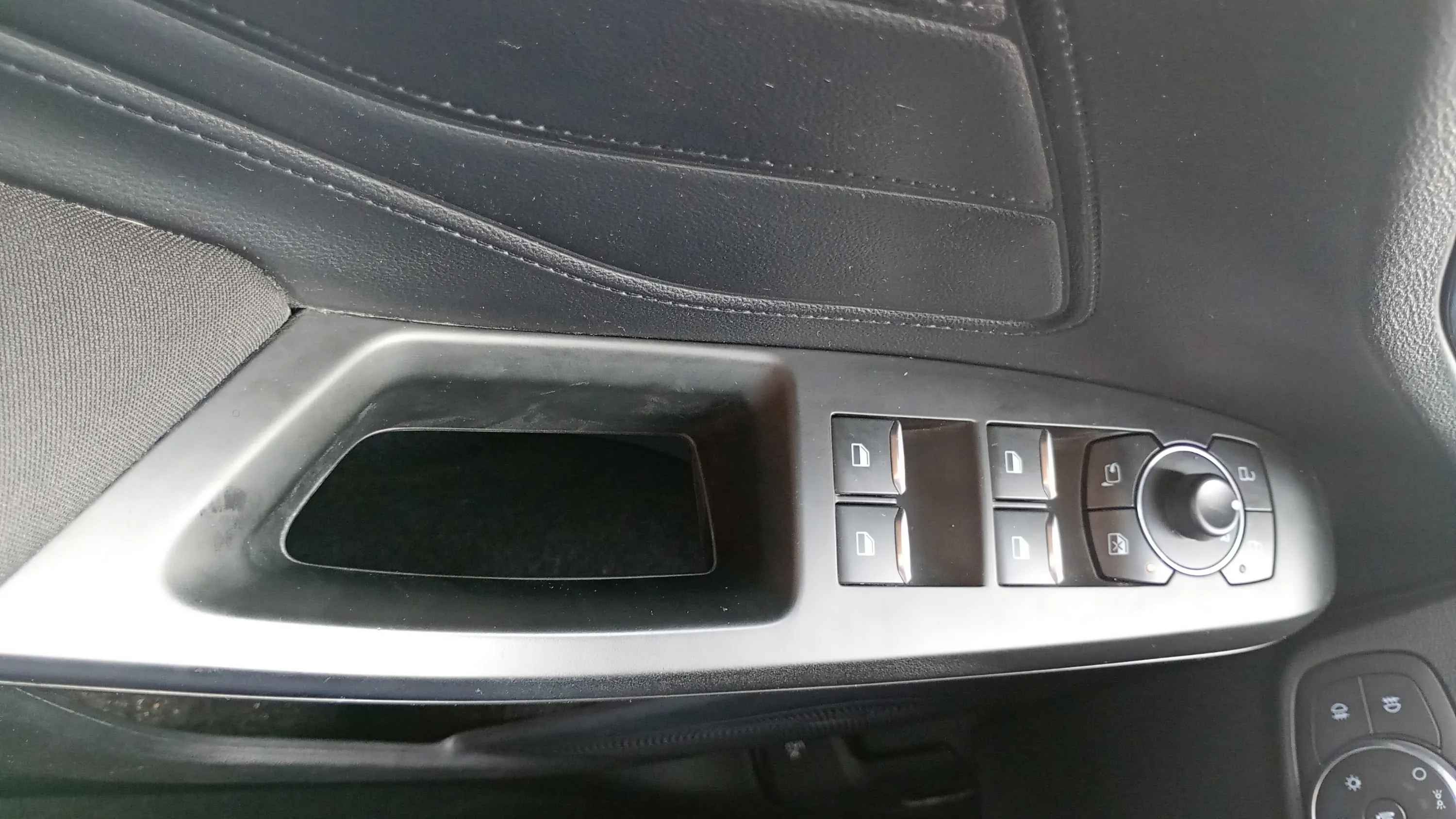 Ford Focus 1.0 EcoBoost MHEV Active Des. SIP - foto 22