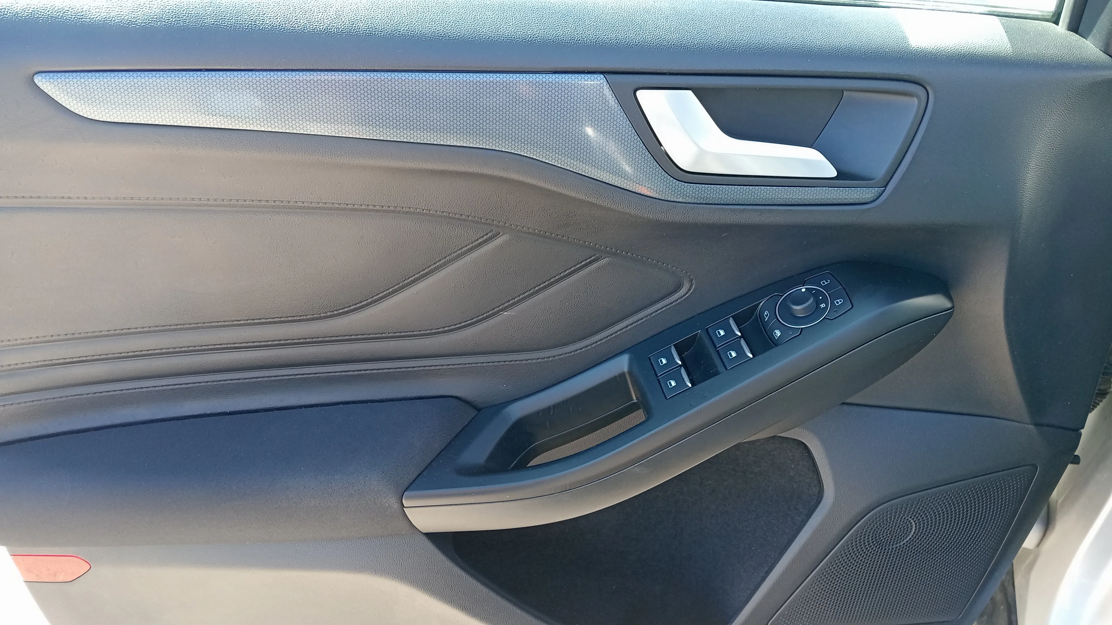 Ford Focus 1.0 EcoBoost MHEV Active - foto 21
