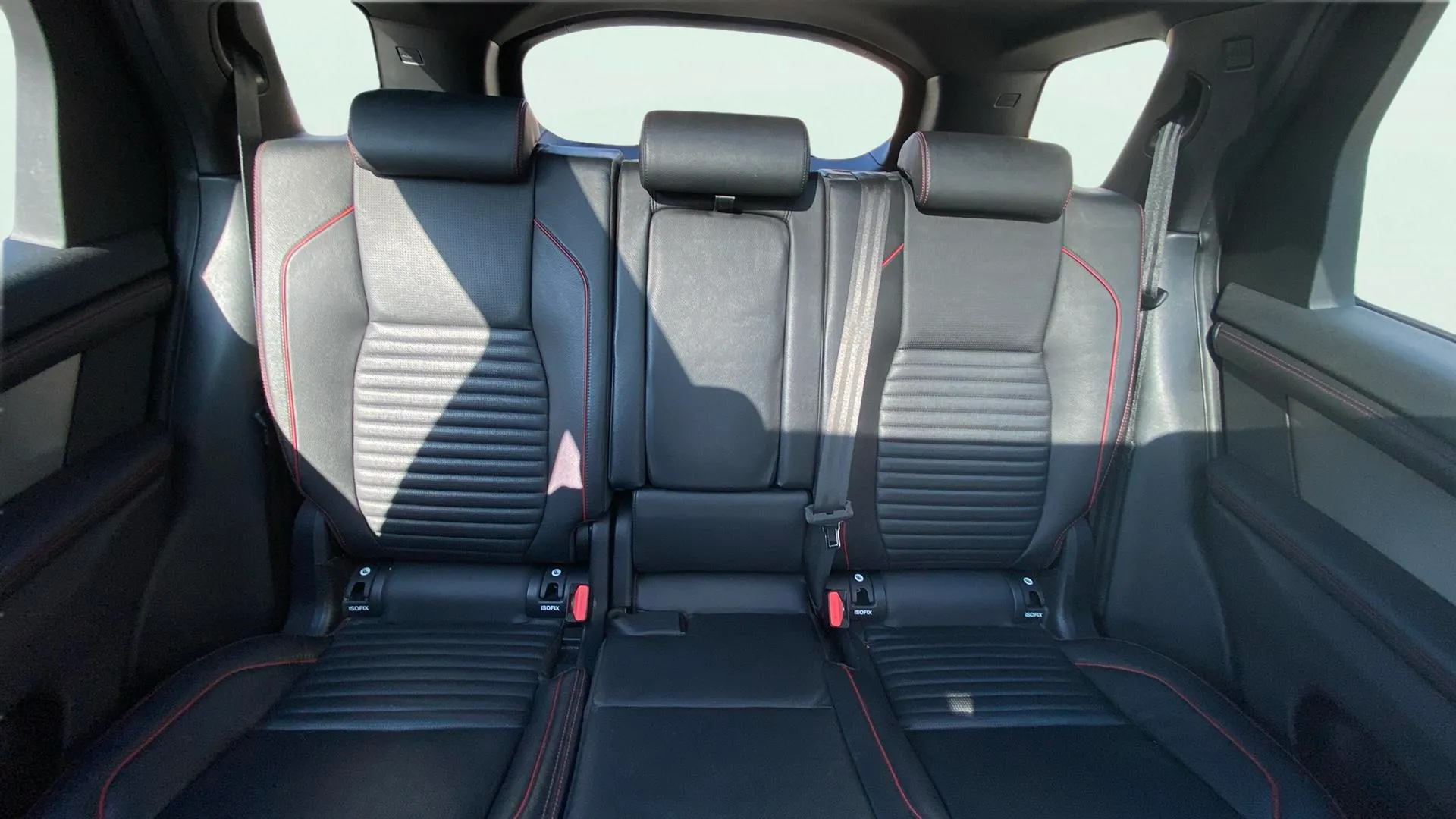 Land Rover Discovery Sport 1.5 I3 PHEV AWD Aut R-Dynamic HSE - foto 25