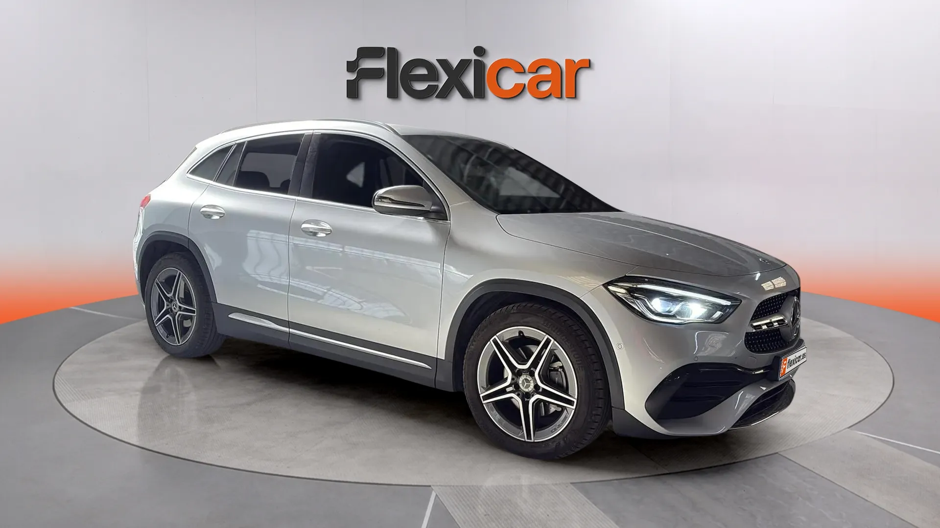 Mercedes-Benz GLA 180 - foto 10