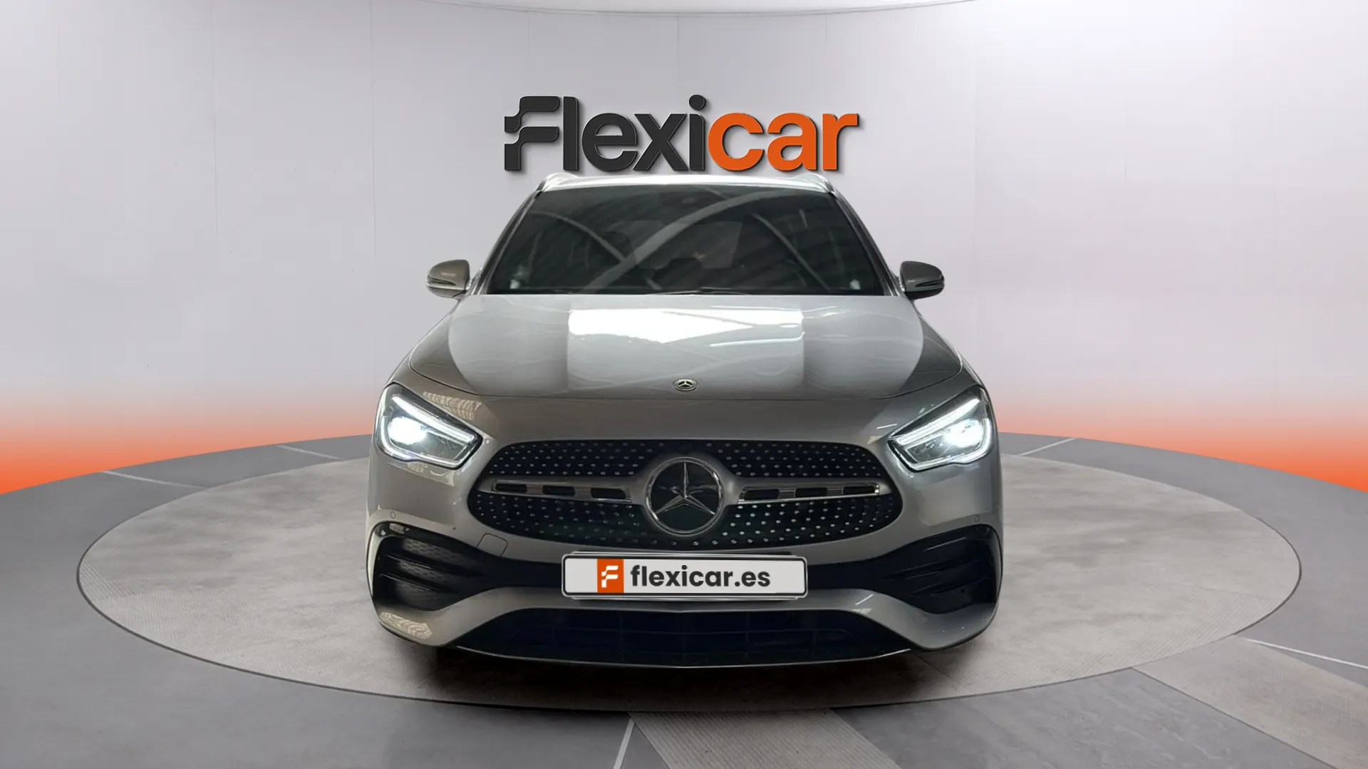 Mercedes-Benz GLA 180 - foto 9